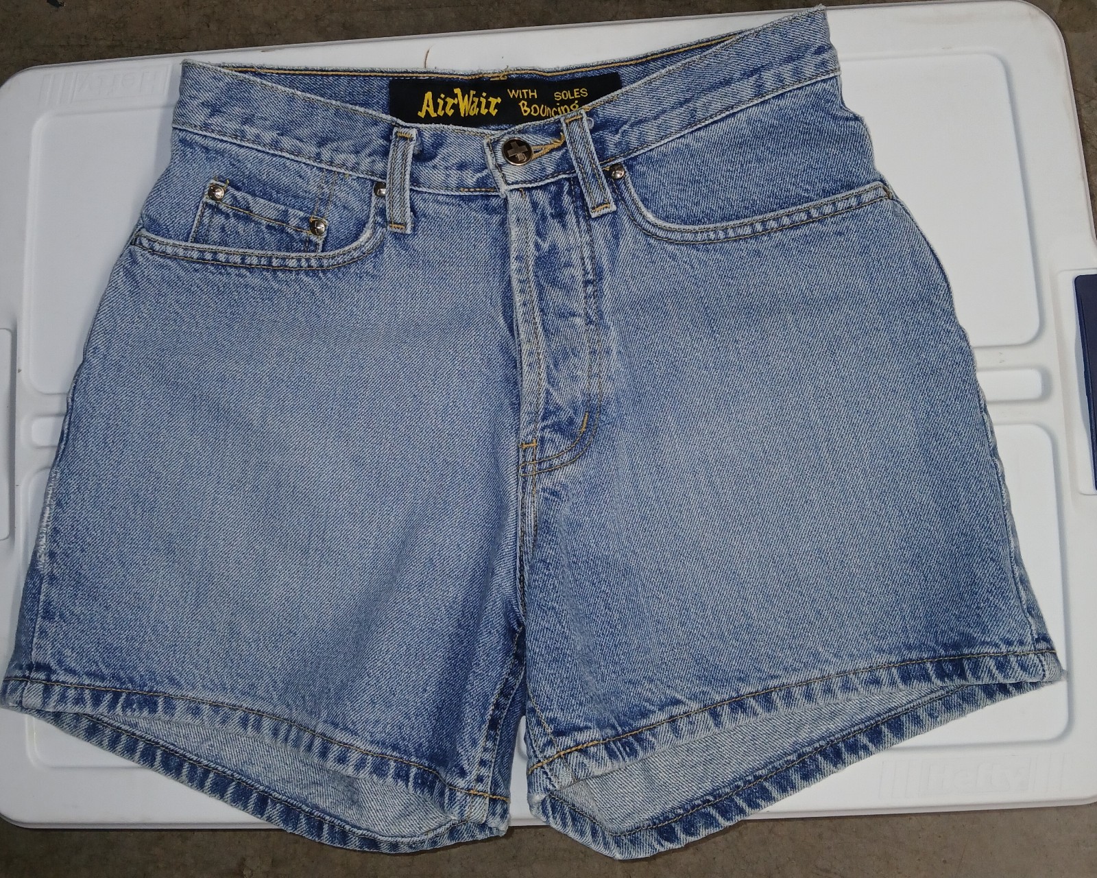 Dr Martens AirWair Women's Size 7 Relaxed Fit Button Fly Denim Shorts