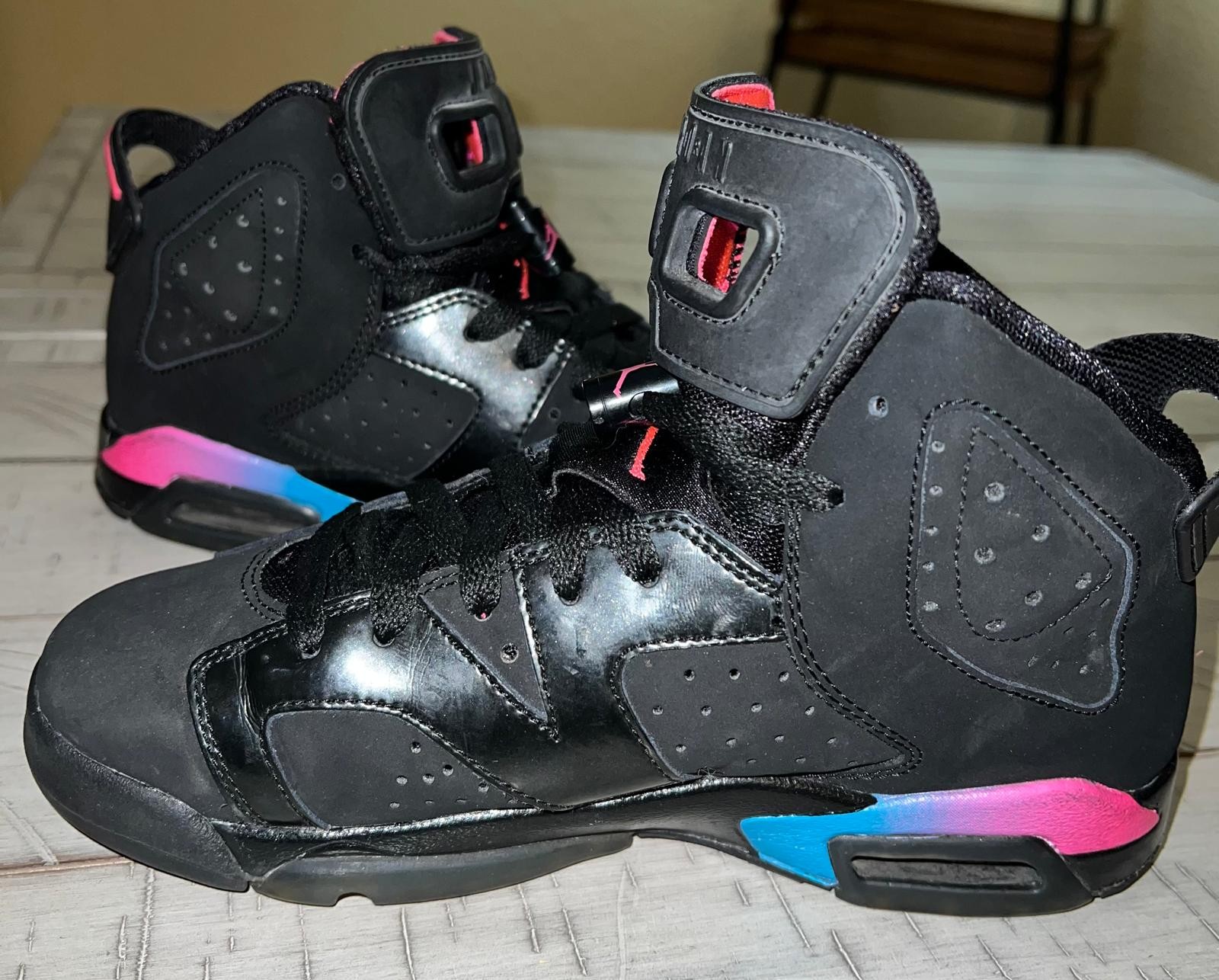 Nike Air Jordan VI 6 Retro Boys 5Y/Women's 6.5 543390-050 Pink Flash GS Rare