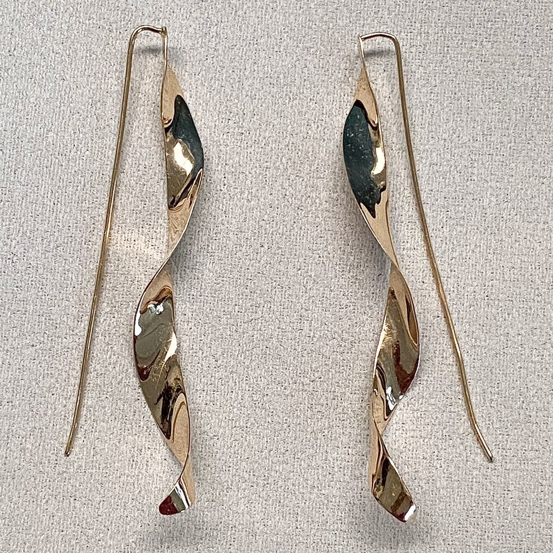 14K Gold Ribbon Earrings