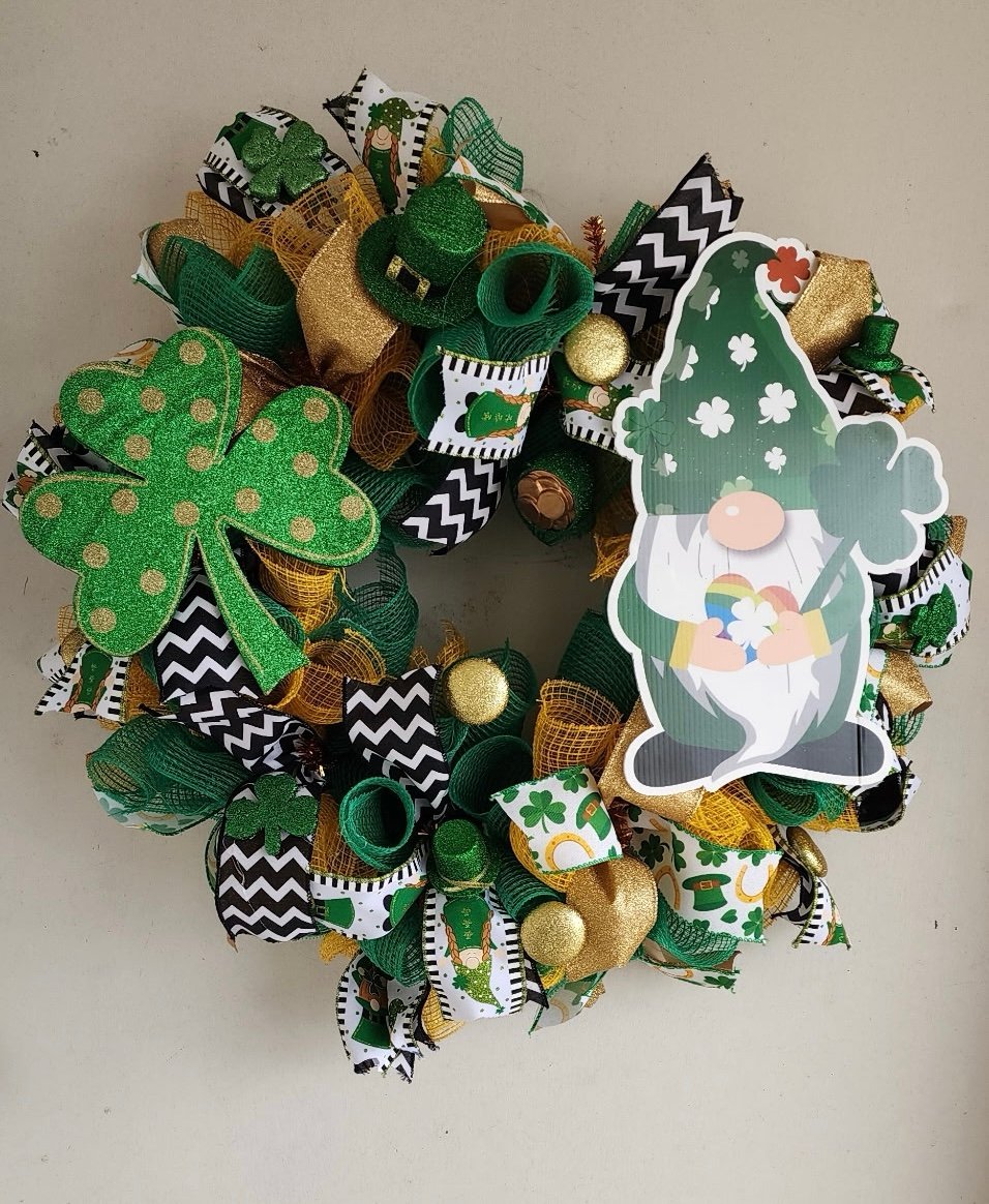 Shamrock wreath. St. Patrick’s Day wreath. St Patrick’s Day decor. Luck of the I