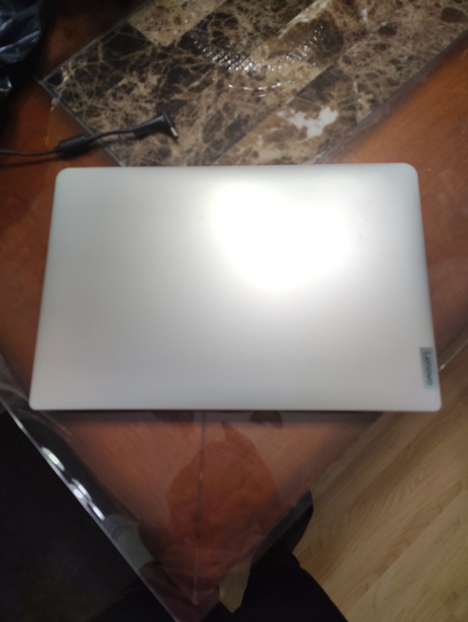 Lenovo ideapad 1i
