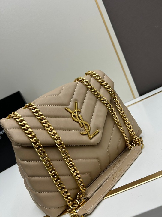 New medium chain bag
