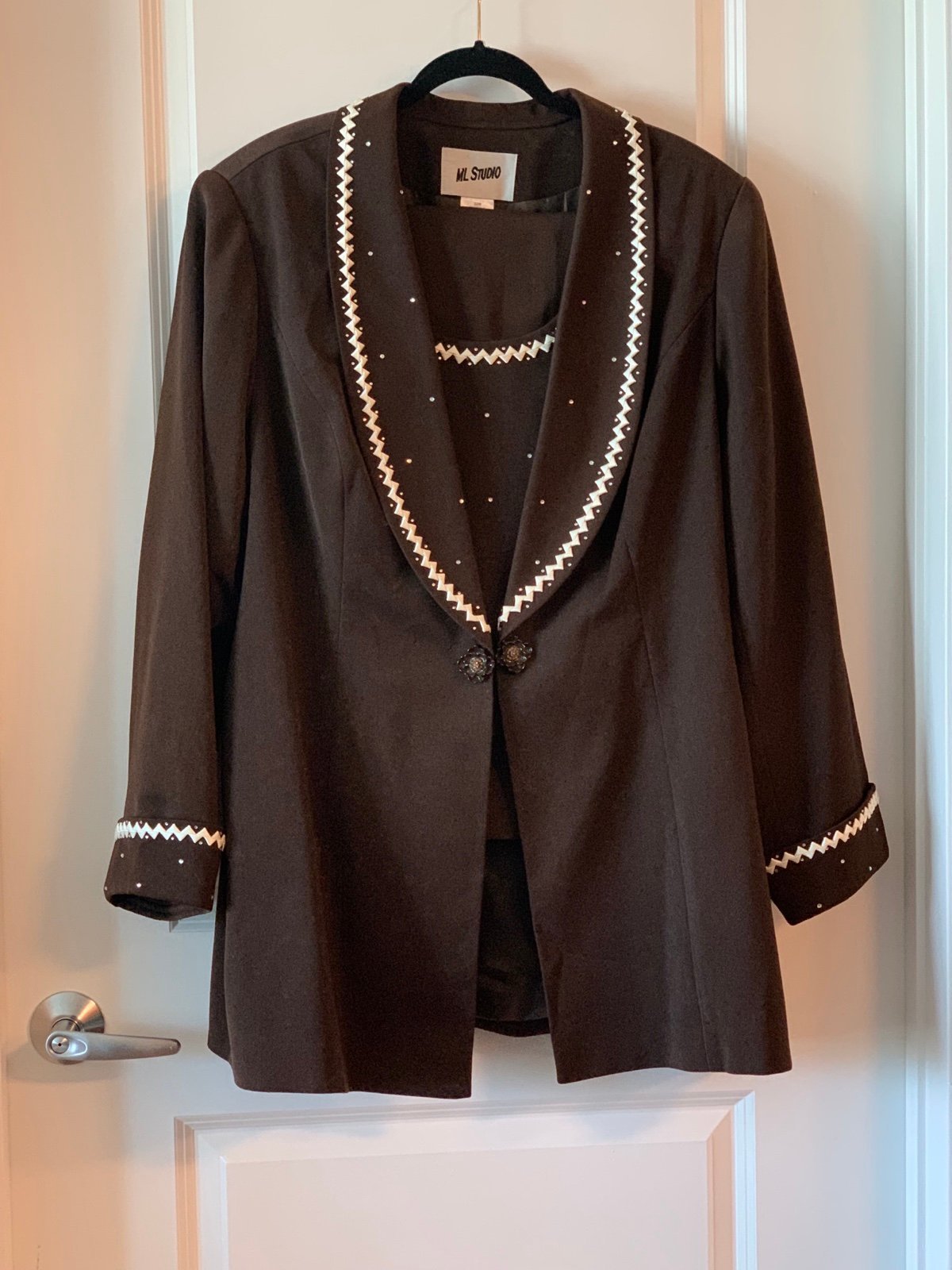 ML Studio Skirt Suit