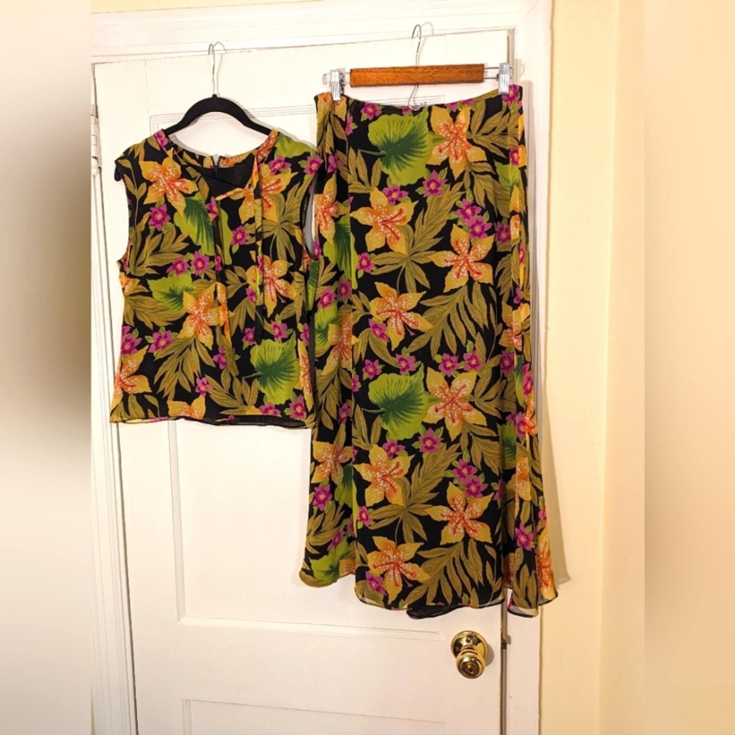 Two piece vintage floral tropical silk set