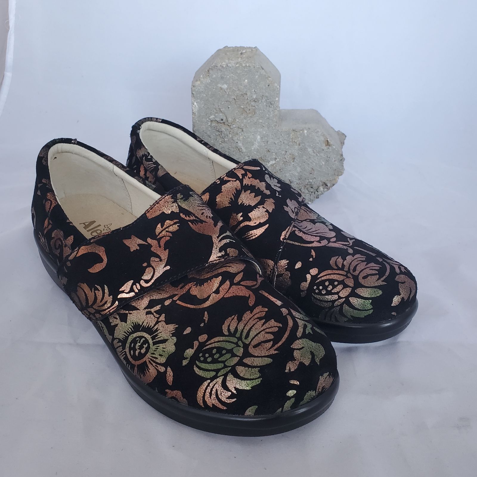 Alegria Nubuck Black Floral Woman's 40