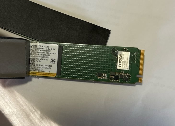 Micron MTFDKBA1T0TFK-1BC1AABYY Solid State Drives - SSD 2450 1TB M.2 SSD