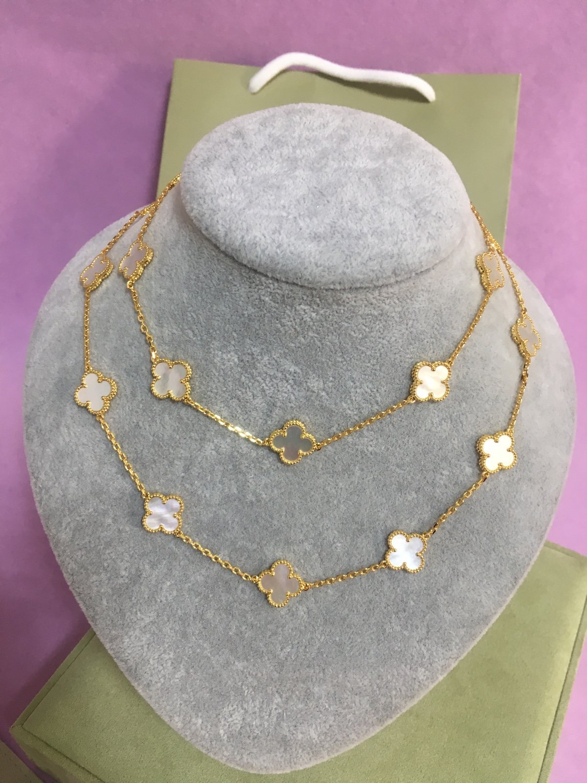 18K yellow gold mother-of-pearl long necklace