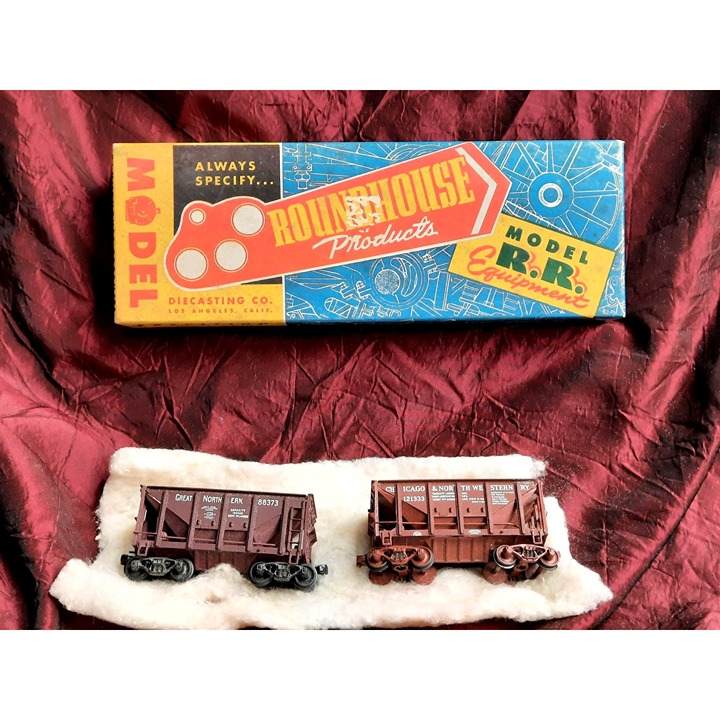 Vintage 1940s Roundhouse Toy Train HO Chicago Great Northern Ore Cars No H 100