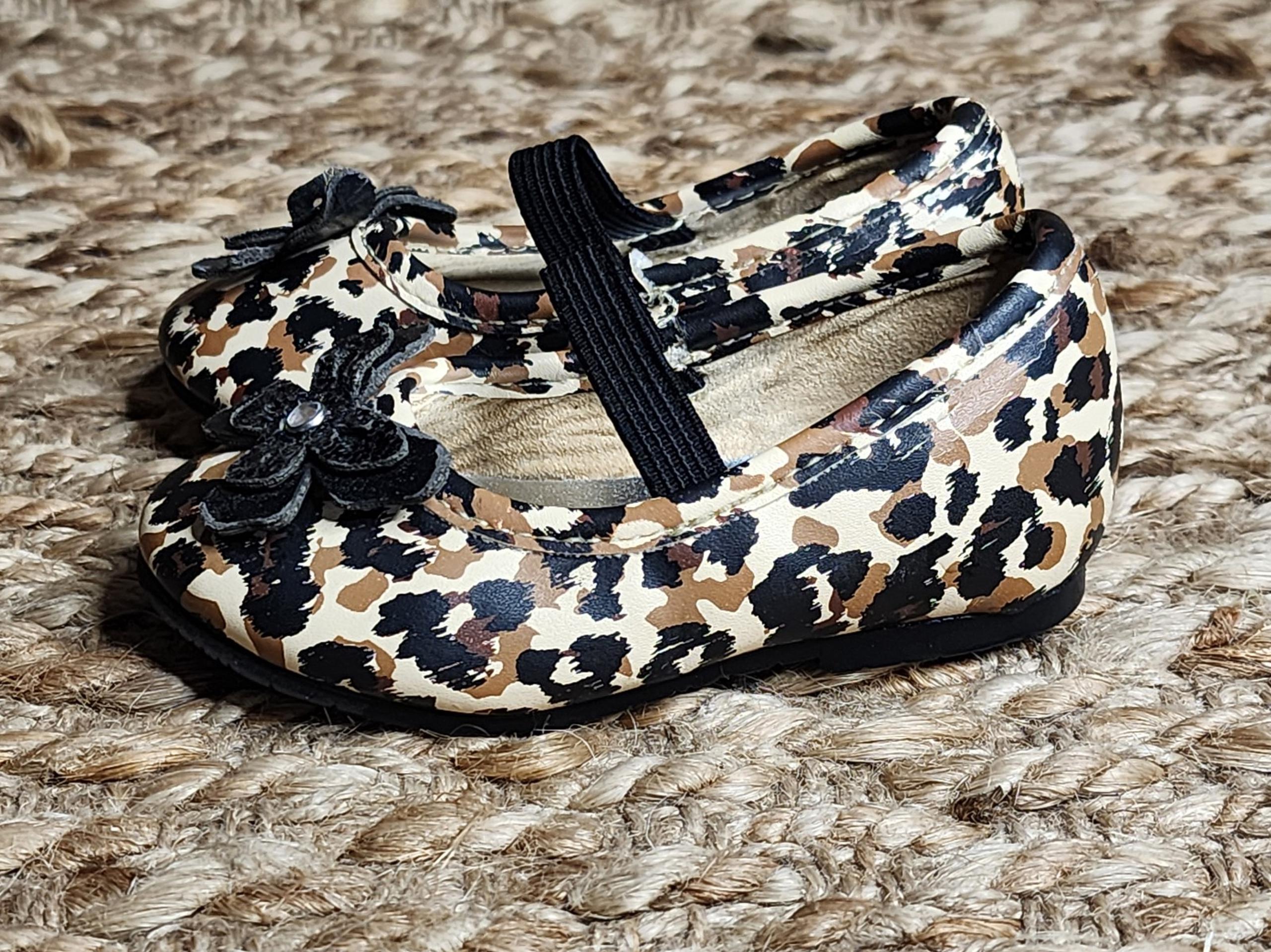 Koala Baby Infant Baby Girl size 2 Brown & Black Leopard Print Shoes w Butterfly