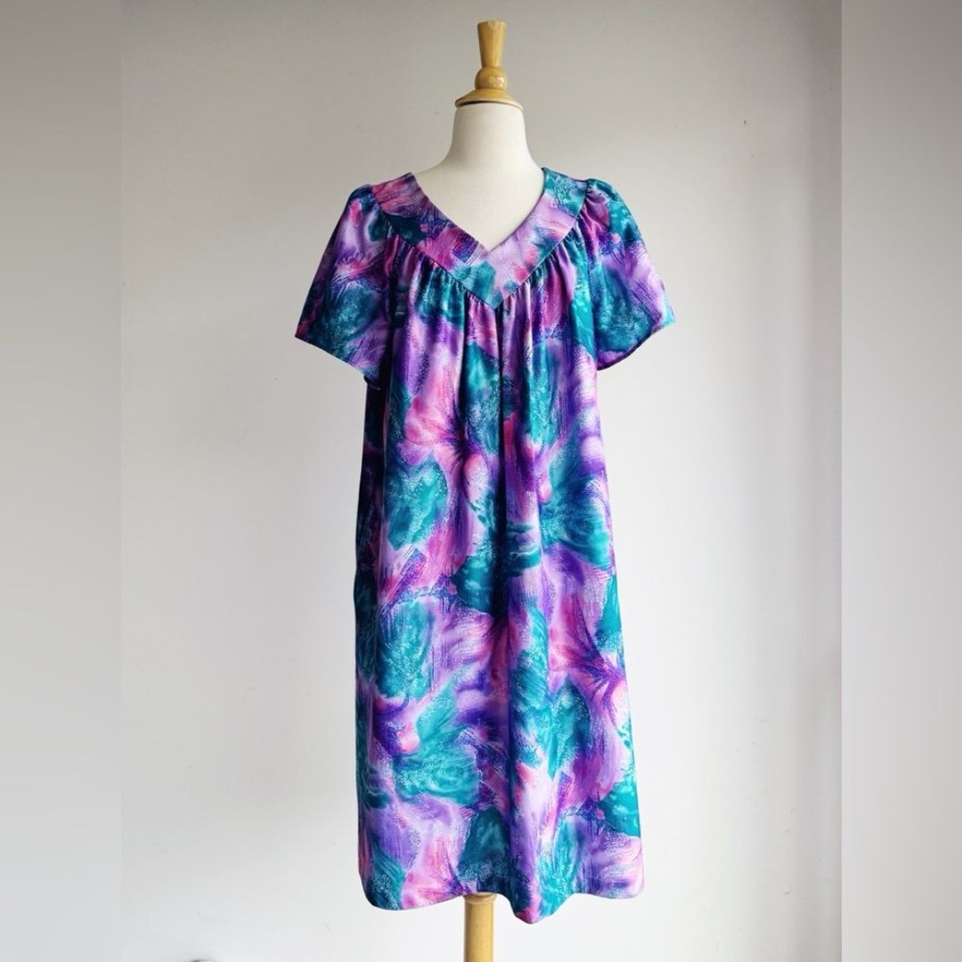 VINTAGE Just For Women Turquoise and Purple Abstract Muumuu Best Fit S/M