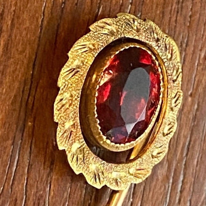 Vintage 10k Yellow Gold Hat Pin Oval Red Purple Faceted Stone Damaged