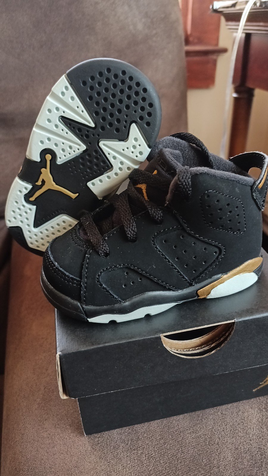 Jordan retro 6 size 4c