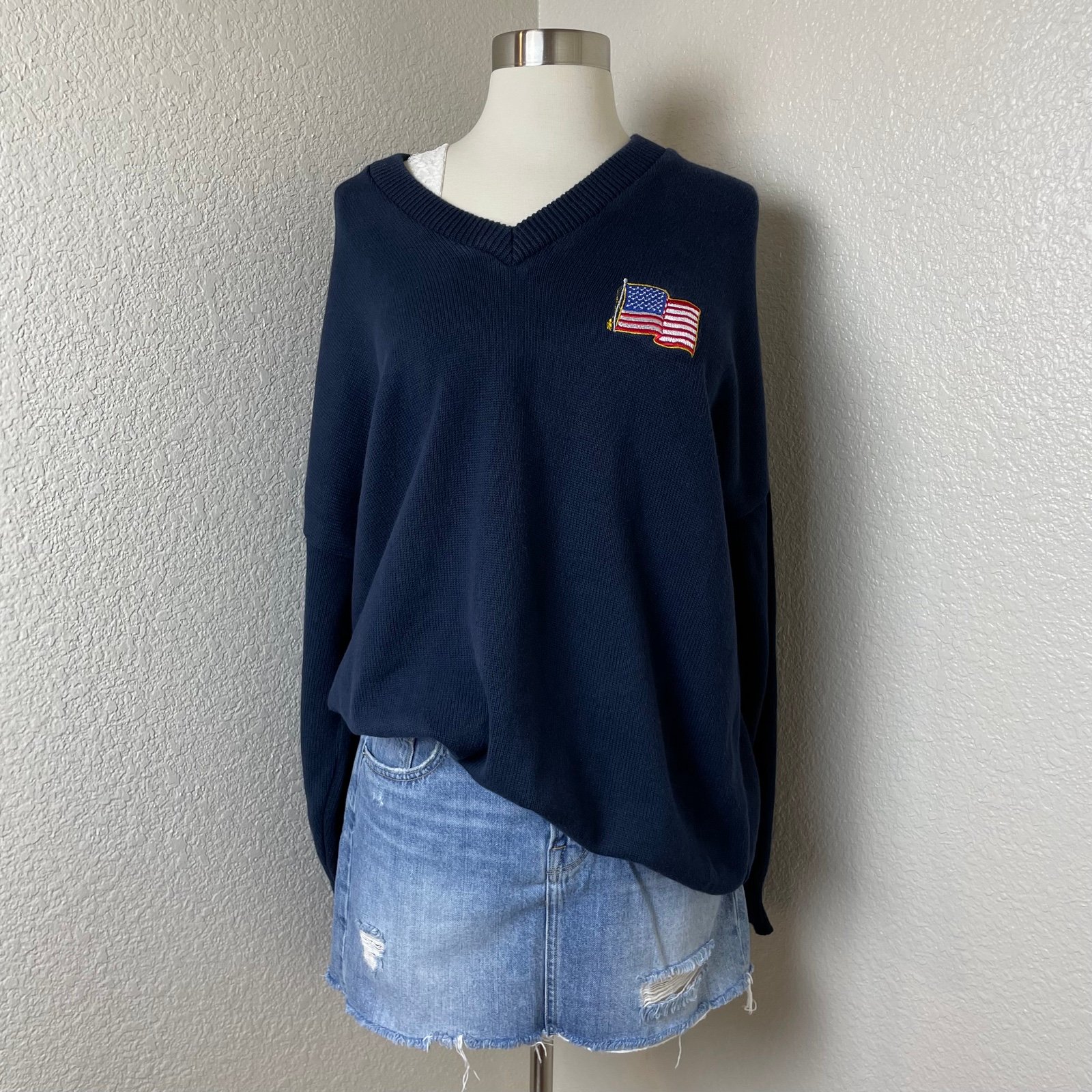 VINTAGE Andrew Rohan Oversized Navy American Flag Embroidered Knit Sweater