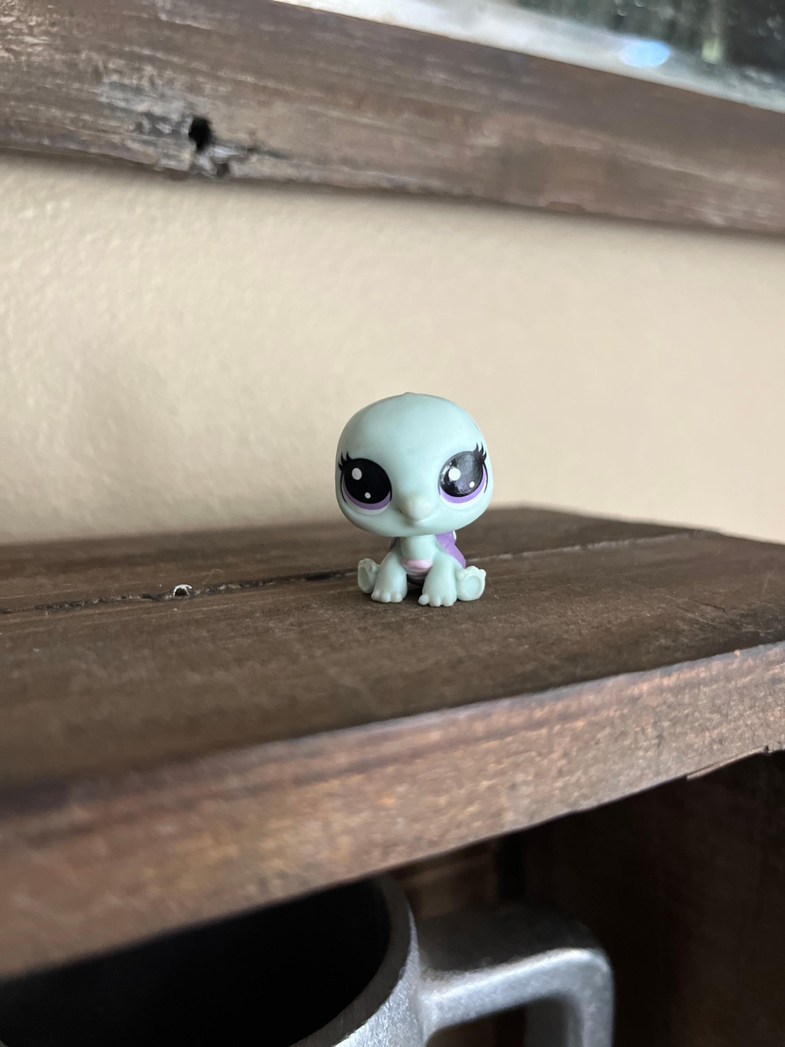 LPS baby turtle figure