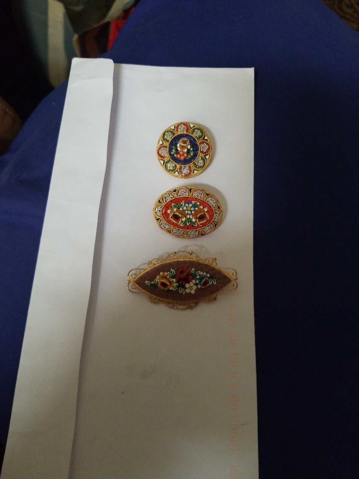 VINTAGE PINS STAMPED ITALY