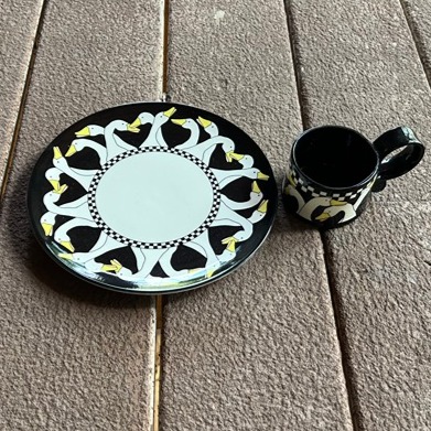 Set of 4 Each Vintage 1979 Candace Loheed Black Porcelain Fowl Plates & Teacups