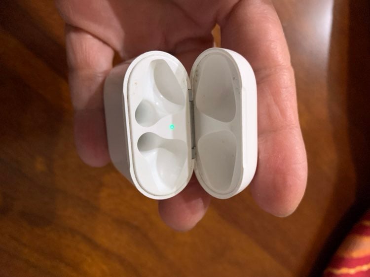 First generation apple airpod charger bo