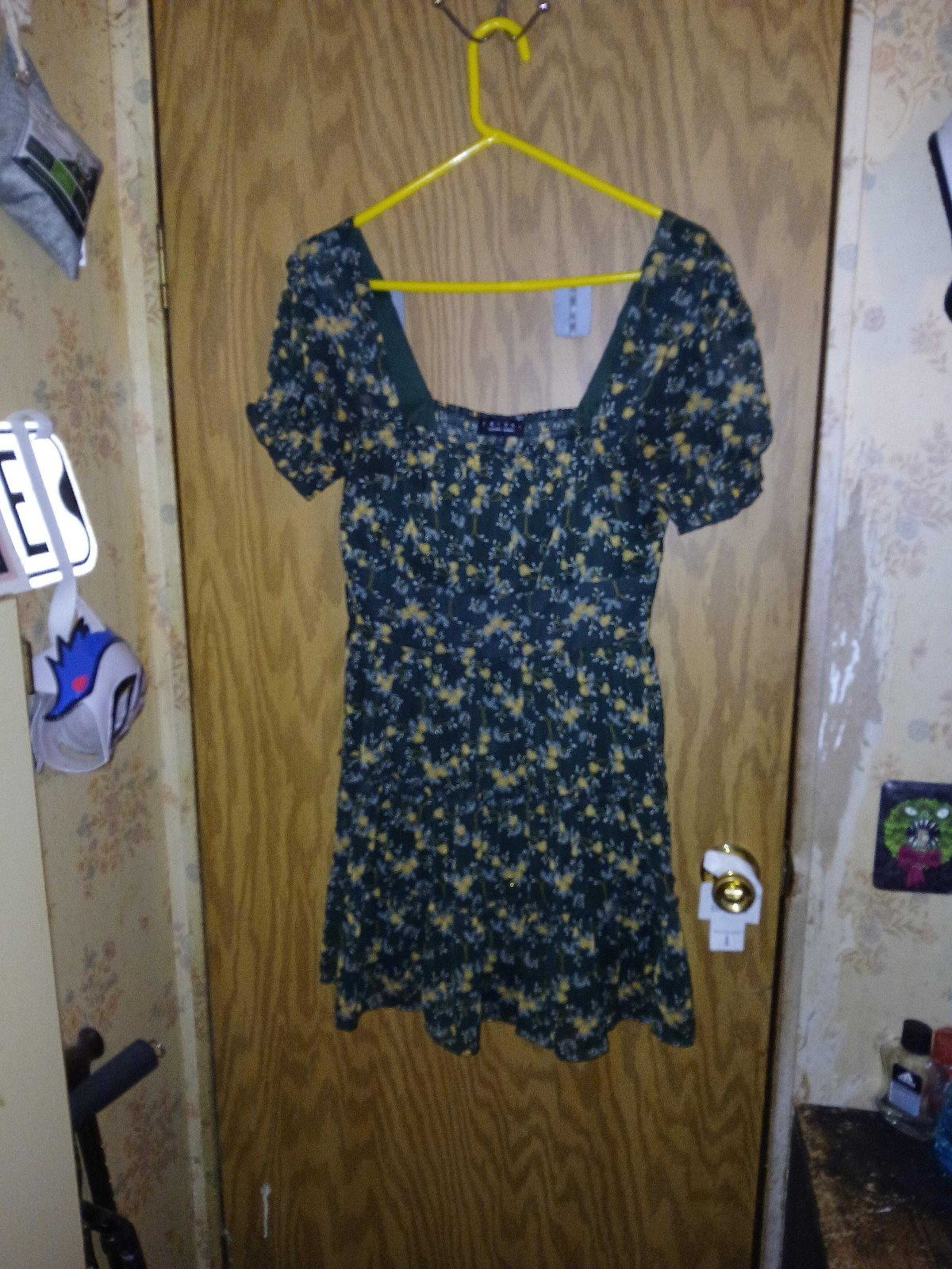 Trixxi Baby Doll Dress Womens Sz Medium Green w/ Yellow Flowers 38" Waist Lined