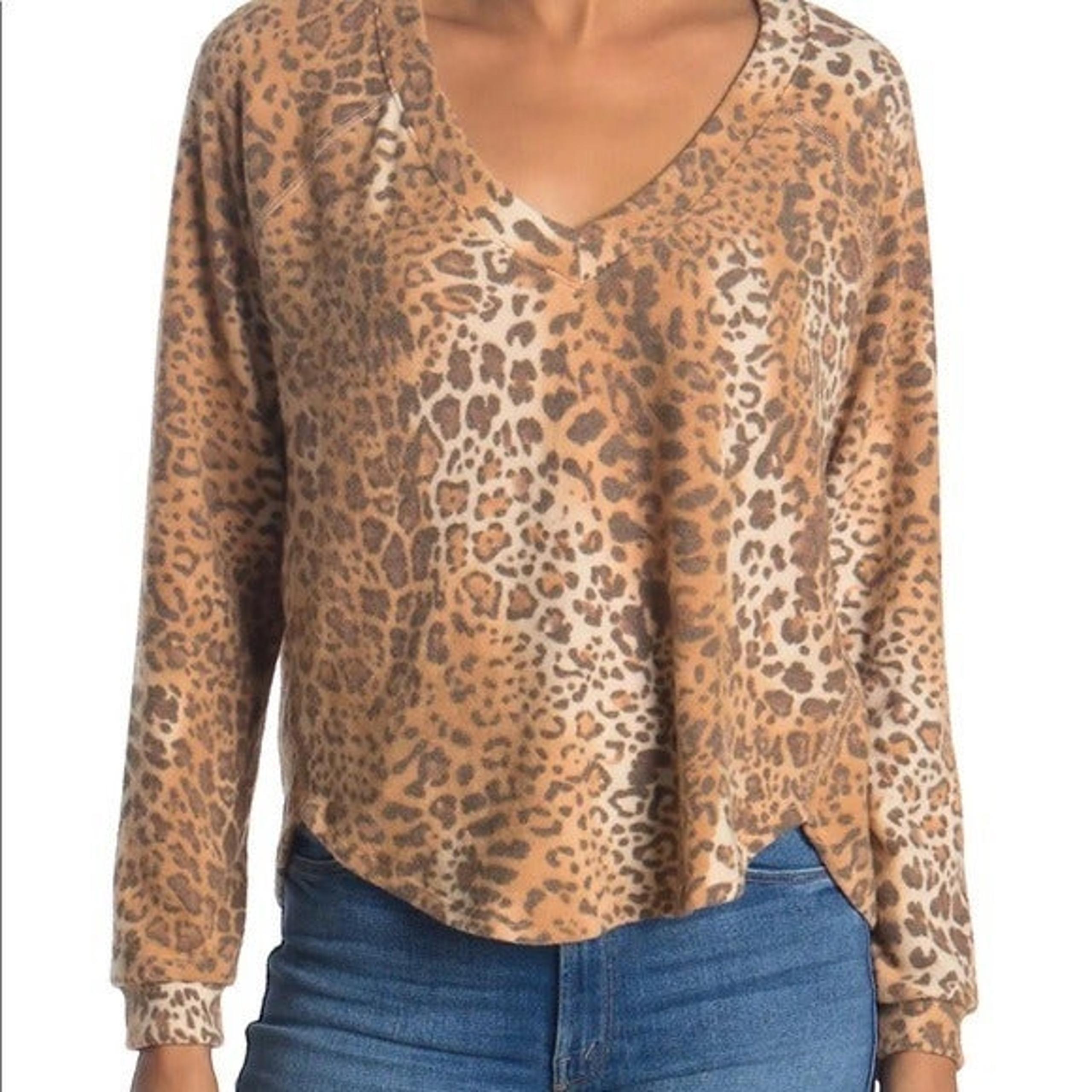 Socialite V-Neck Long Sleeve Knit top