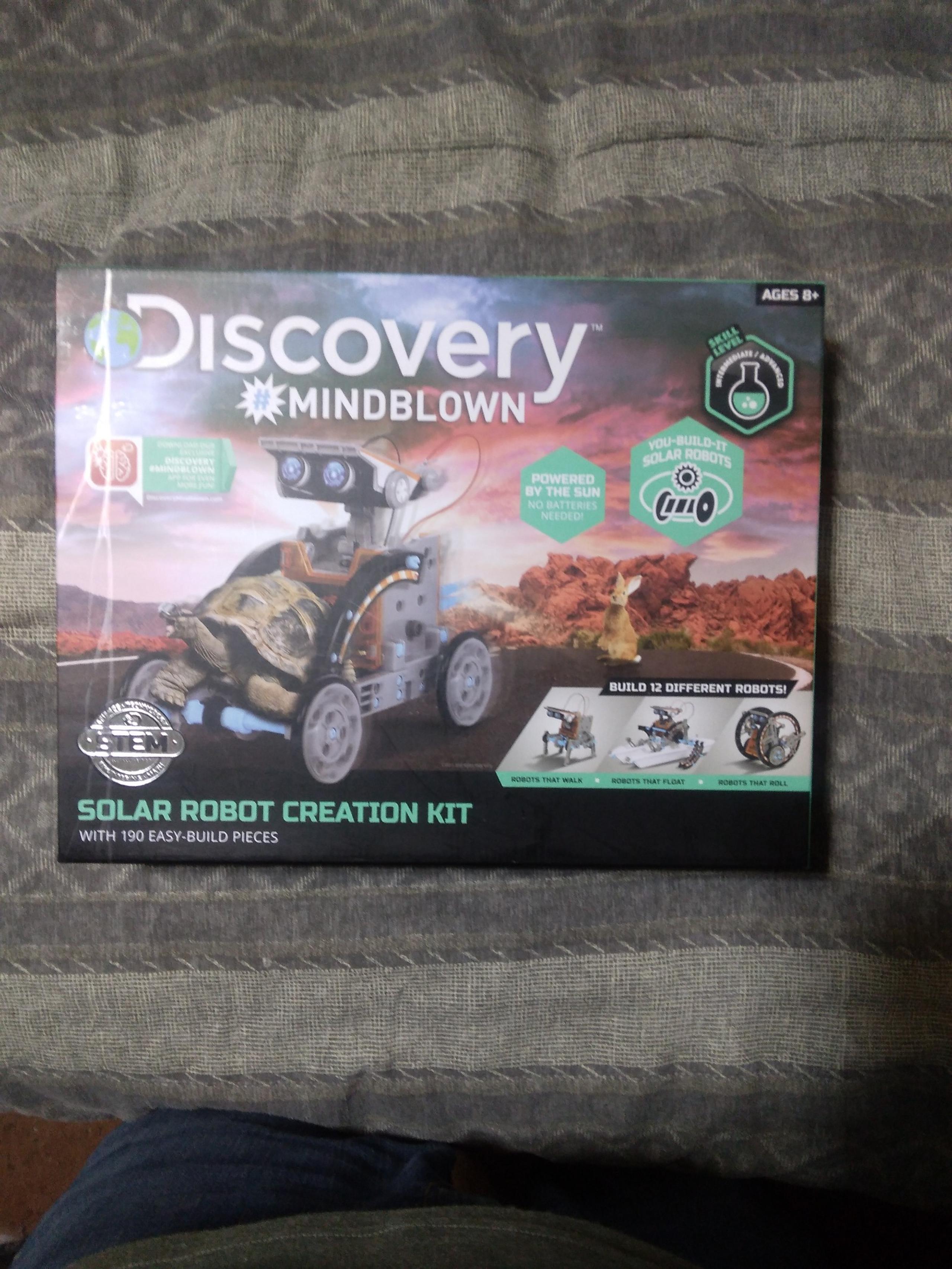 Discovery Mind-Blowing Solar Robot Creation Kit, New