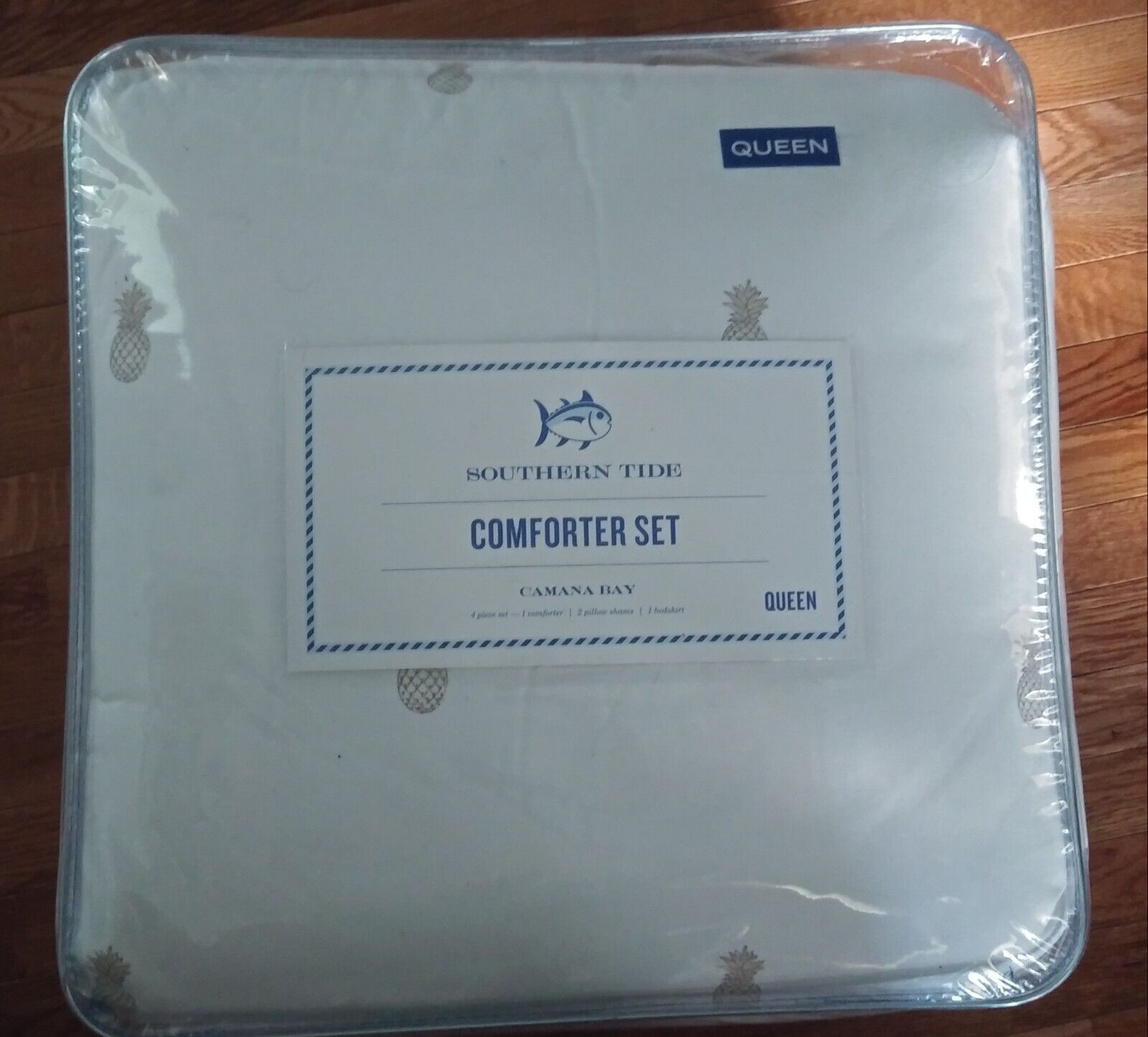 Brand new Southern Tide Queen 4 Piece Comforter Set Camana Bay Pineapple