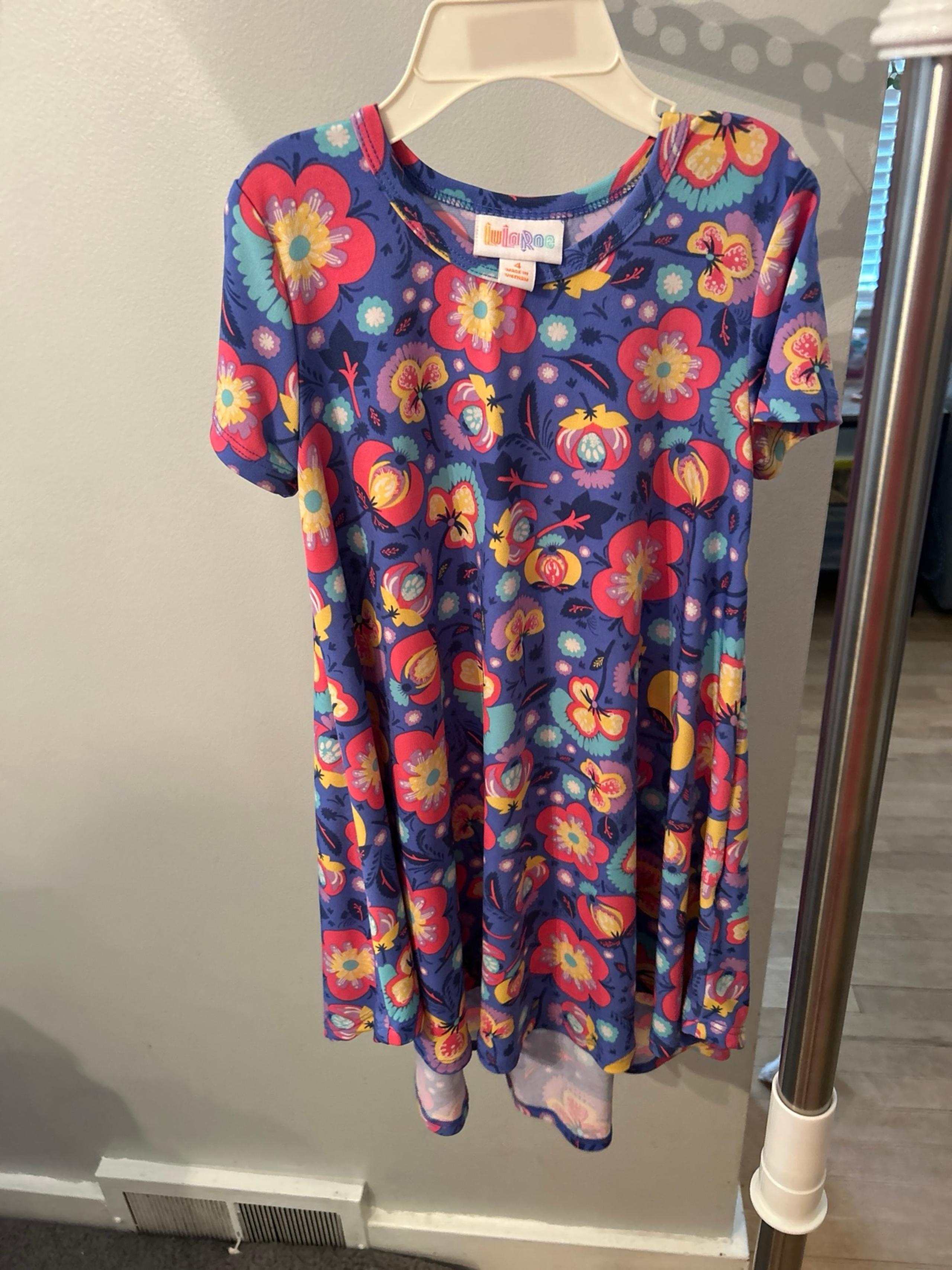 Girls size 4 Lu La roe dress