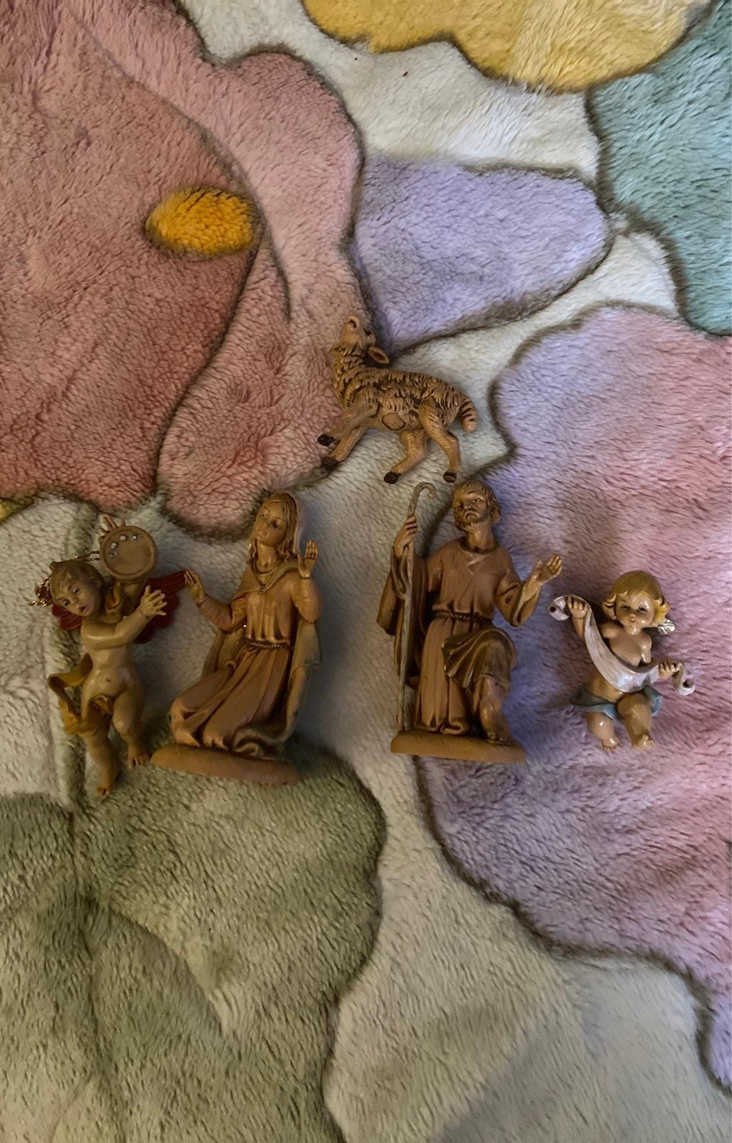 Vintage Depose Nativity Set