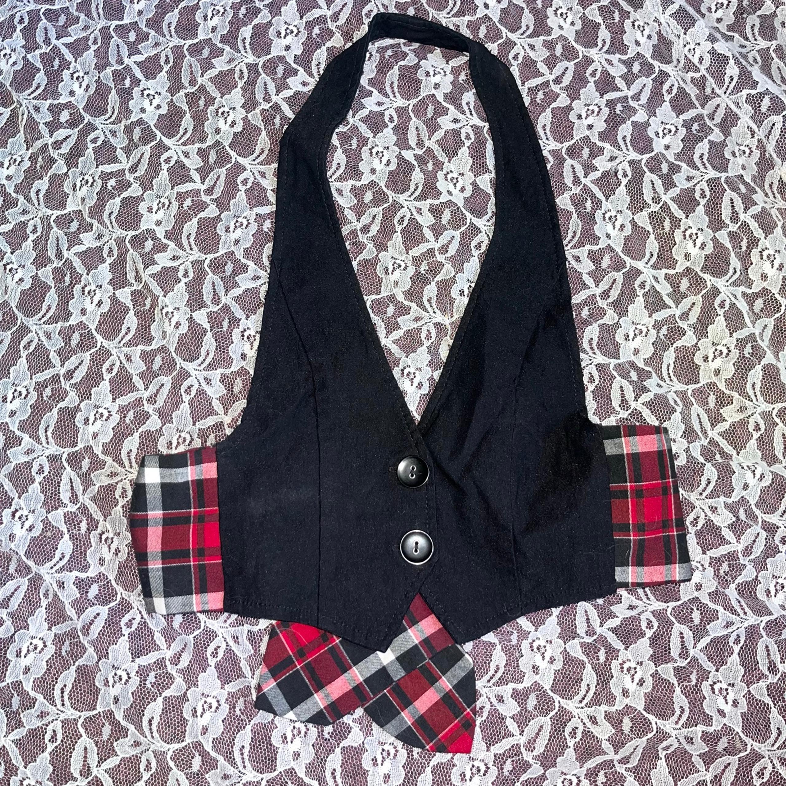 Wet Seal halter top vest