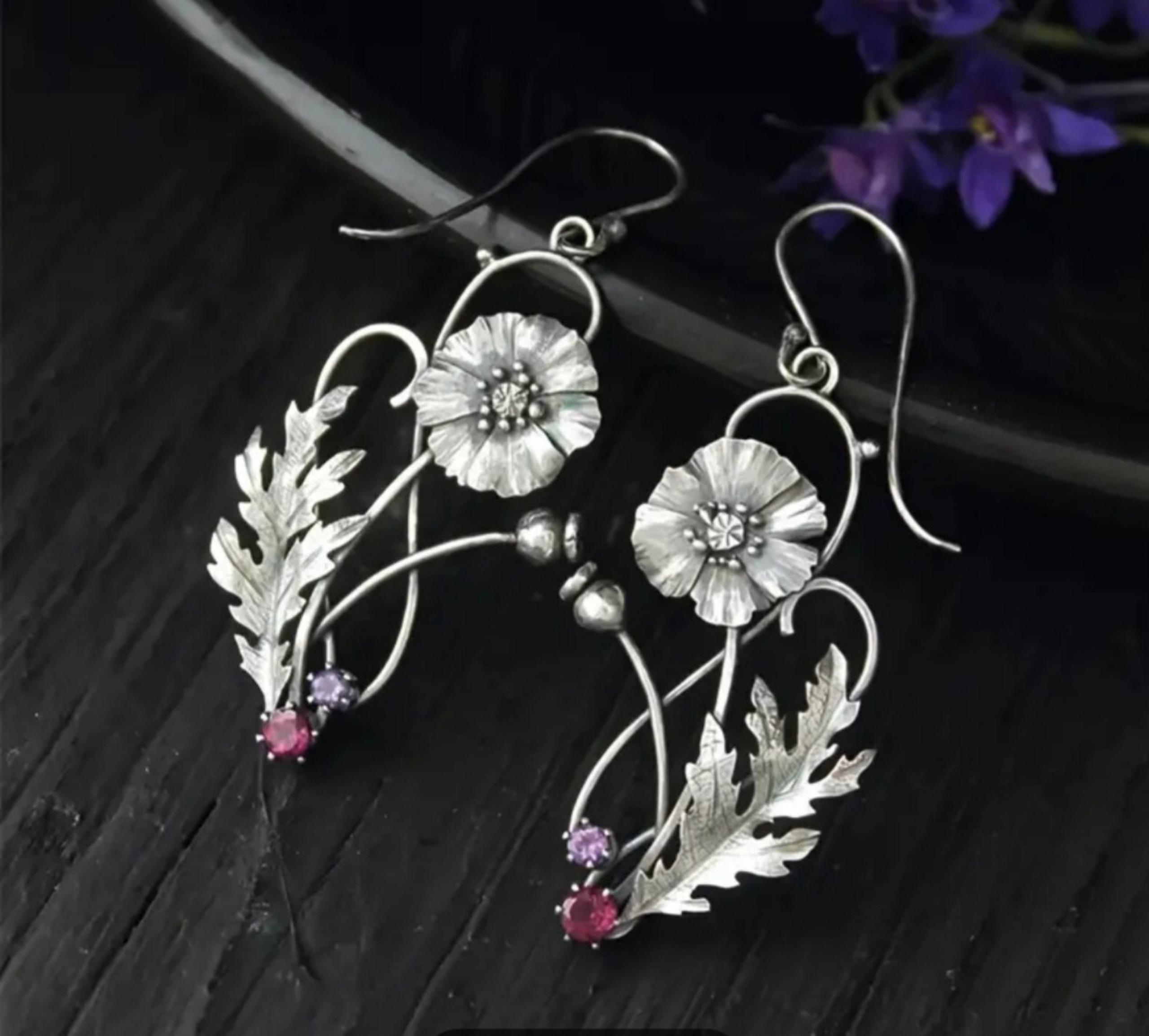 WORLD MARKET NATURE "LOTUS GARDEN" SILVER PLATED EARRINGS NWOT