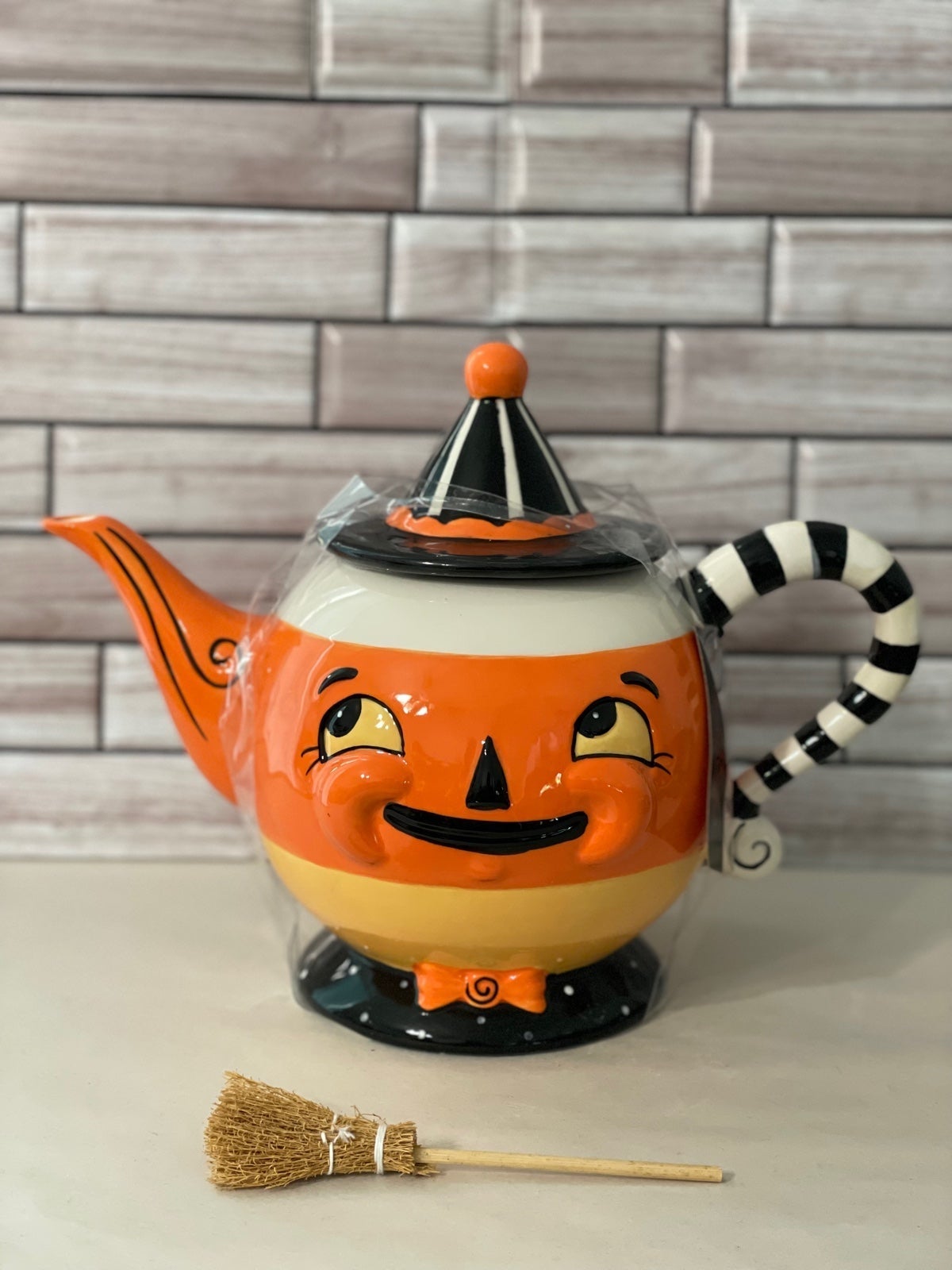 Johanna Parker Candy Corn Teapot Spooks Halloween