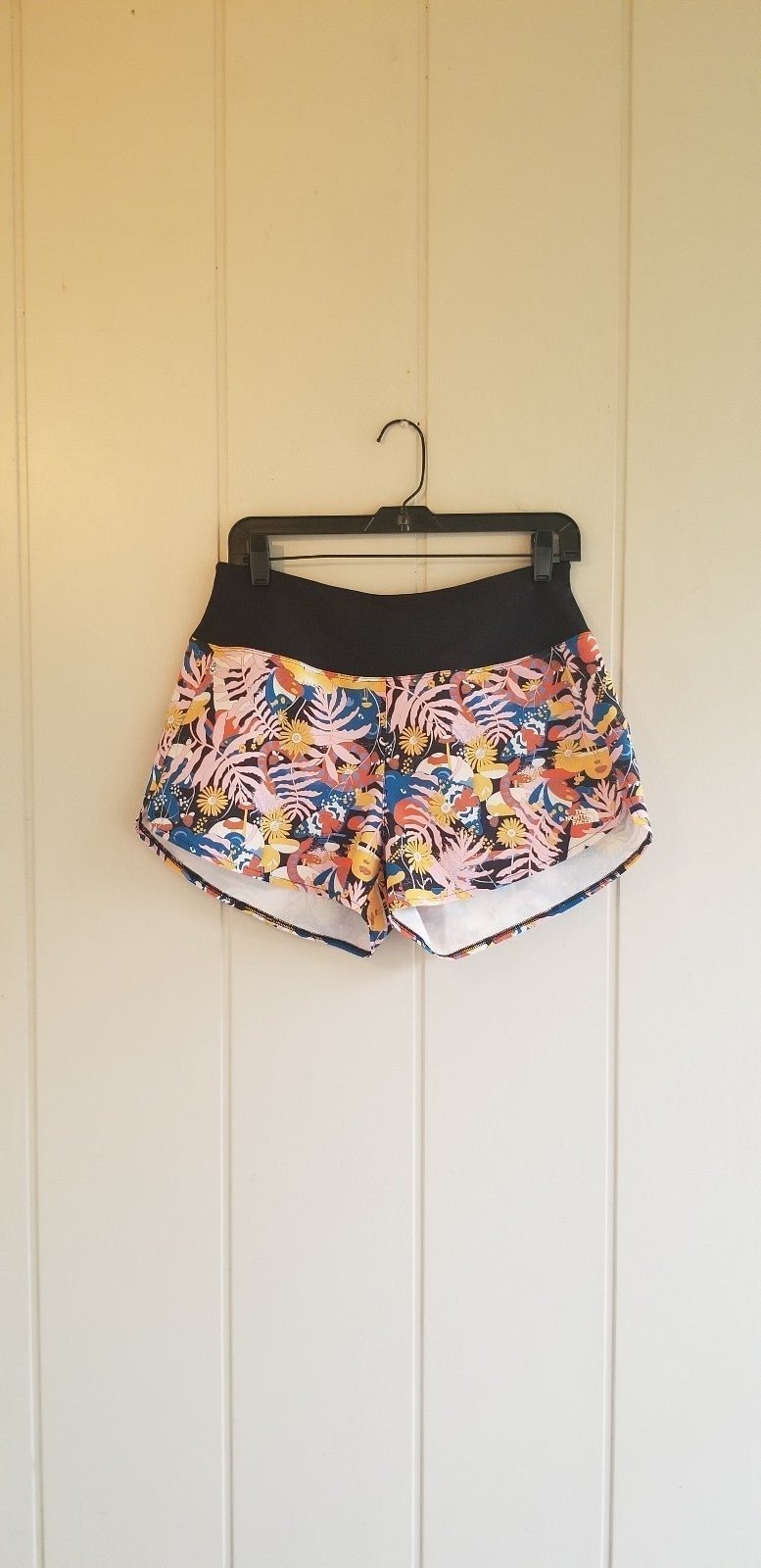 The North Face Women's Printed Arque Shorts Womens Medium Colorful Floral Rare