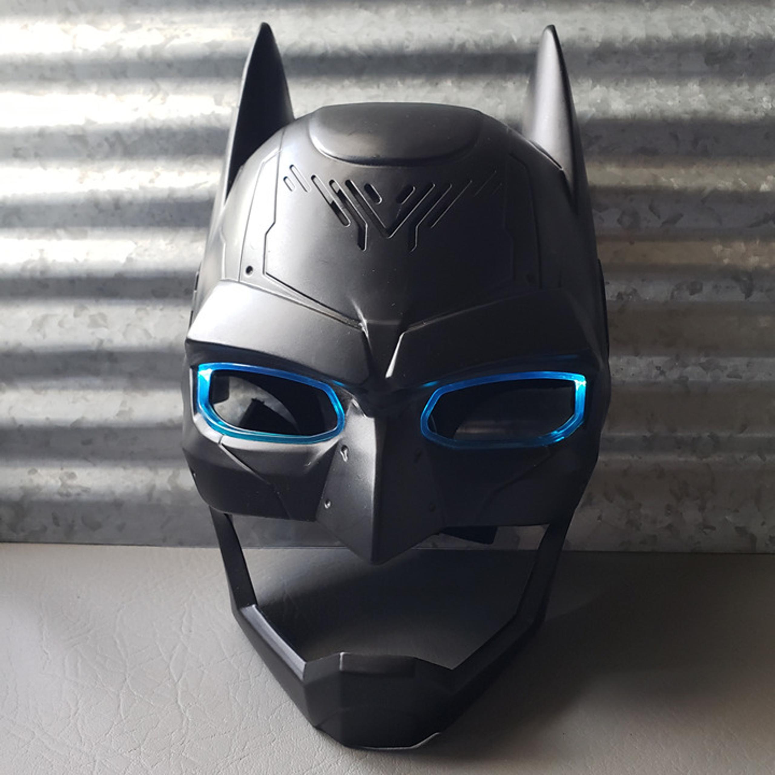 DC Comics Batman Talking Light Up Mask-tested & works