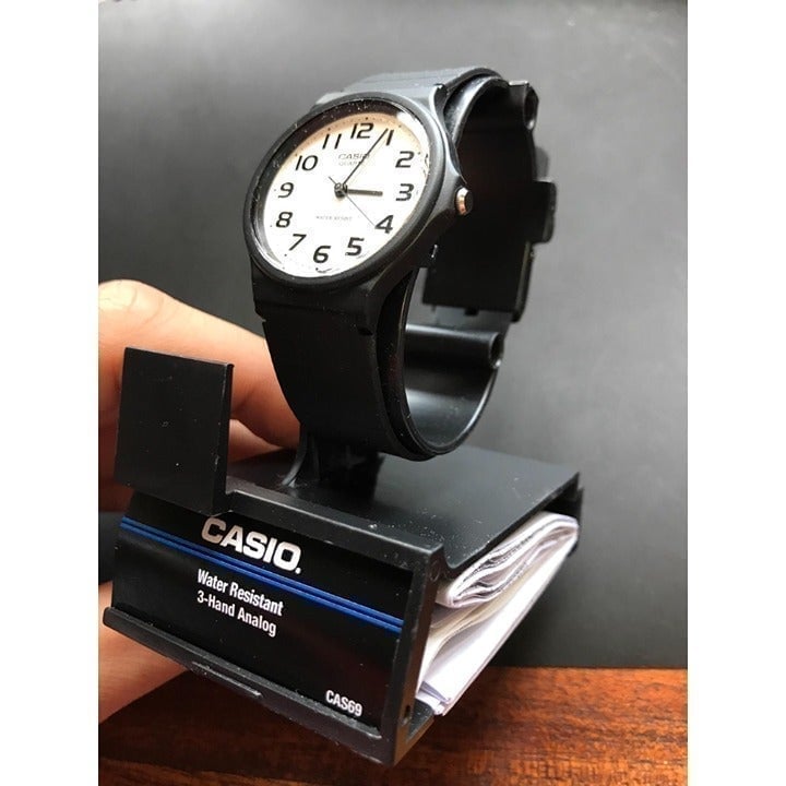 Casio Men's MQ24-7B2 Analog Watch with Black Resin Band