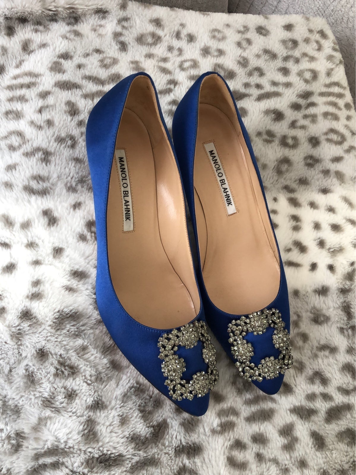 Blue silk satin Manolo Blahnik pumps