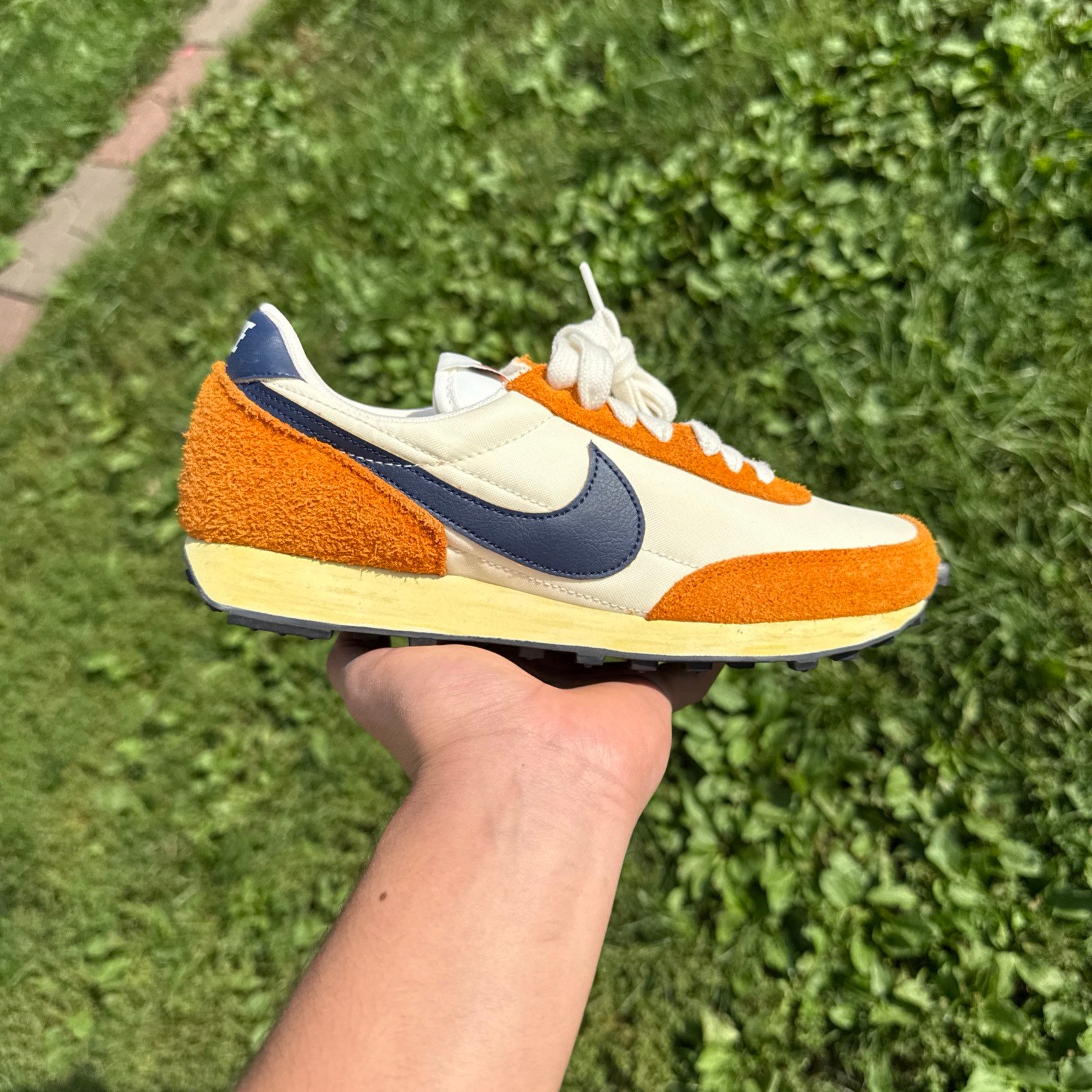 New Nike Wmns Daybreak SE 'Coconut Milk Midnight Orange' DV1746-142 Size 7.5