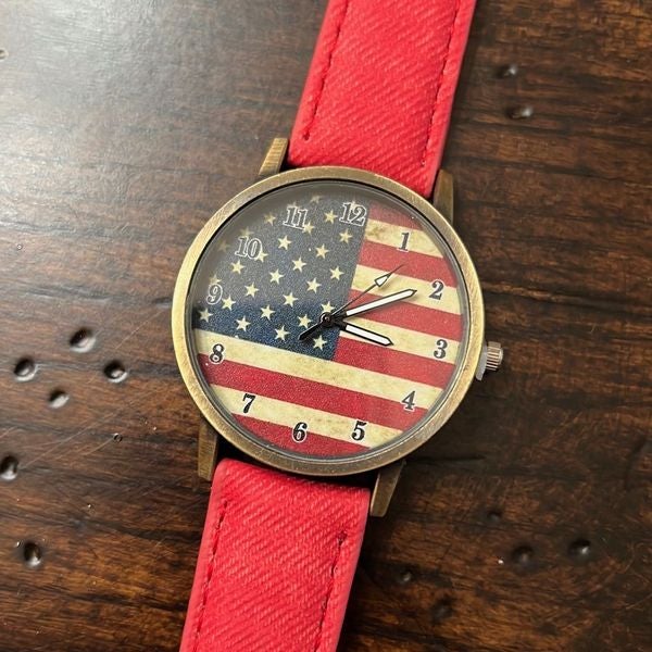 NEW American Flag Watch Patriotic wristwatch NIP New in Package Great Gift! NEW American Flag Watch Patriotic wristwatch NIP New in Package Great Gift!
