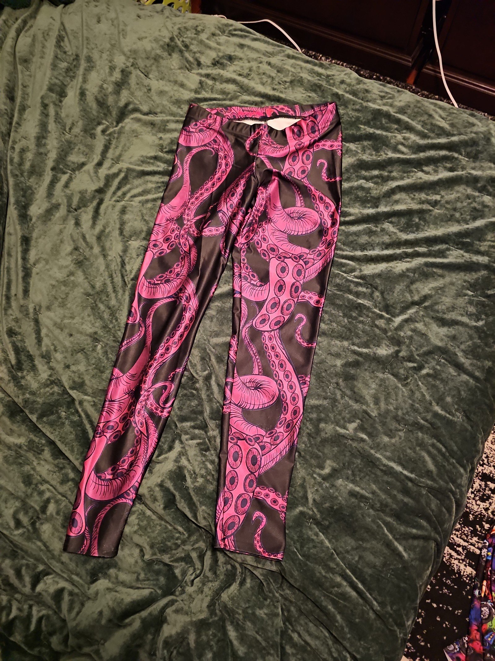 Blackmilk Tenactular Octopus purple leggings Large