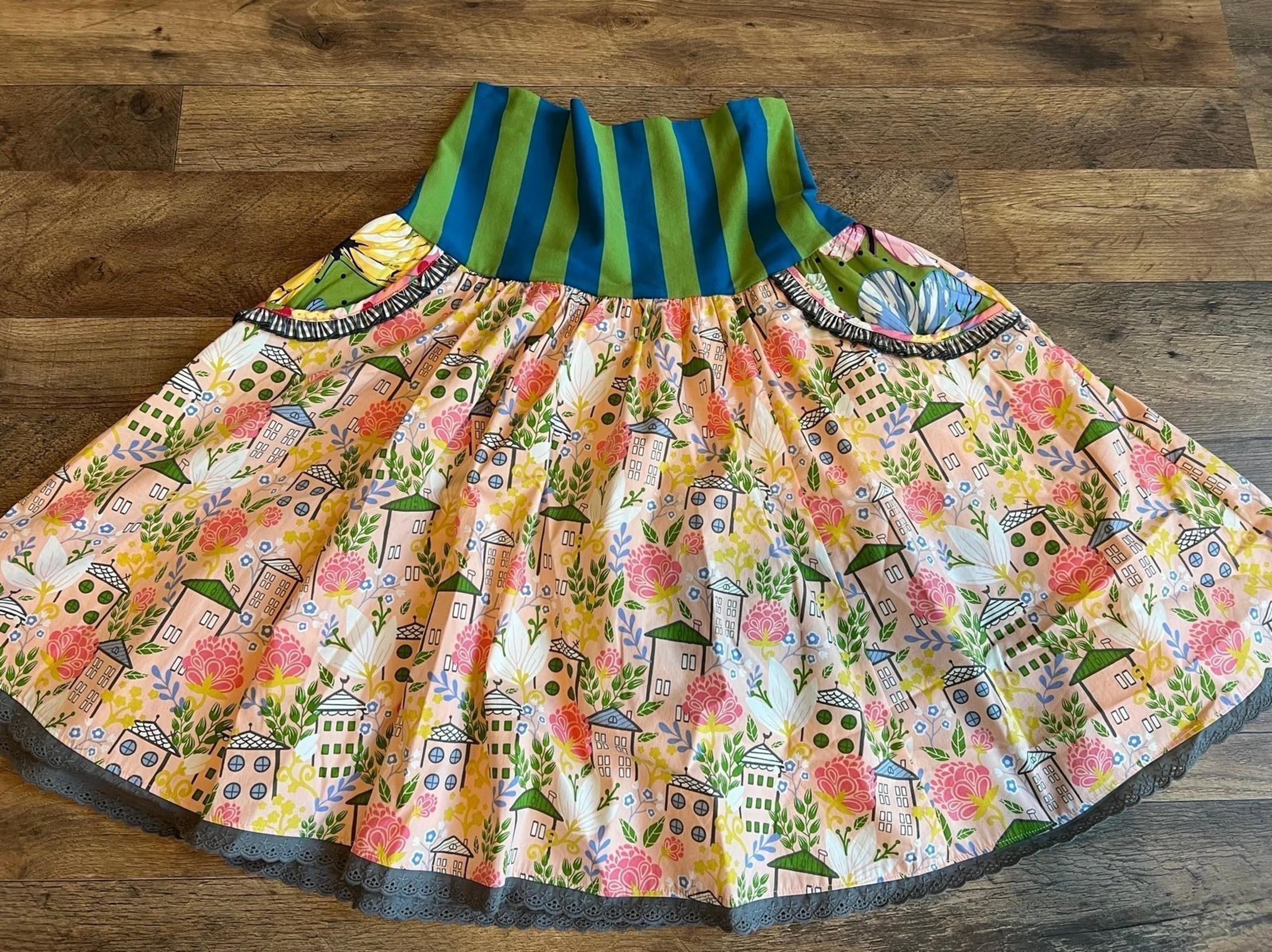 Matilda Jane Very Cute A Line Skirt with Pockets- Small
