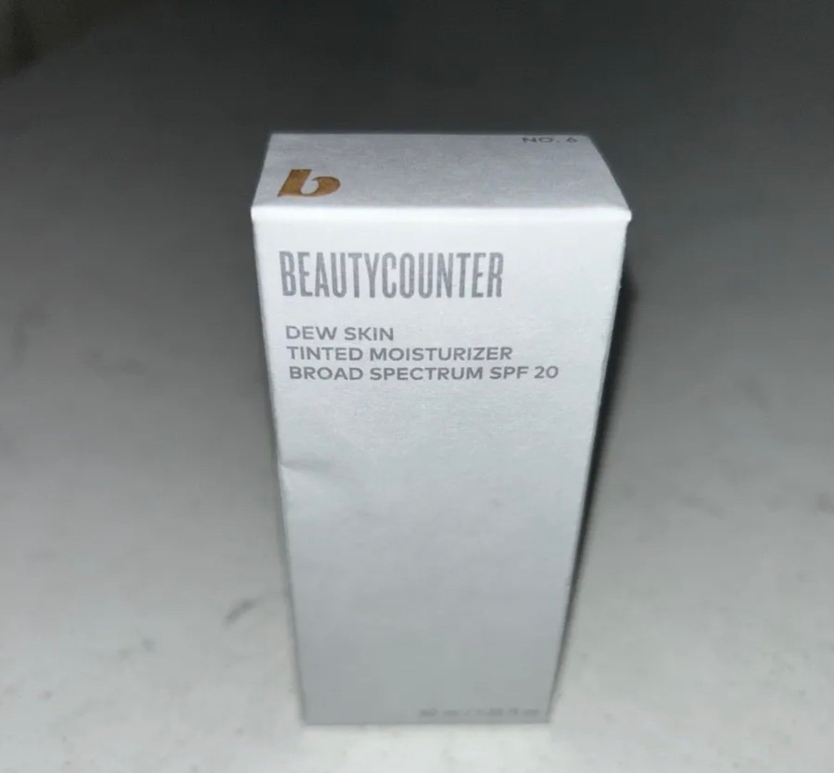 Beautycounter Dew Skin Tinted Moisturizer SPF 20 NO. 6