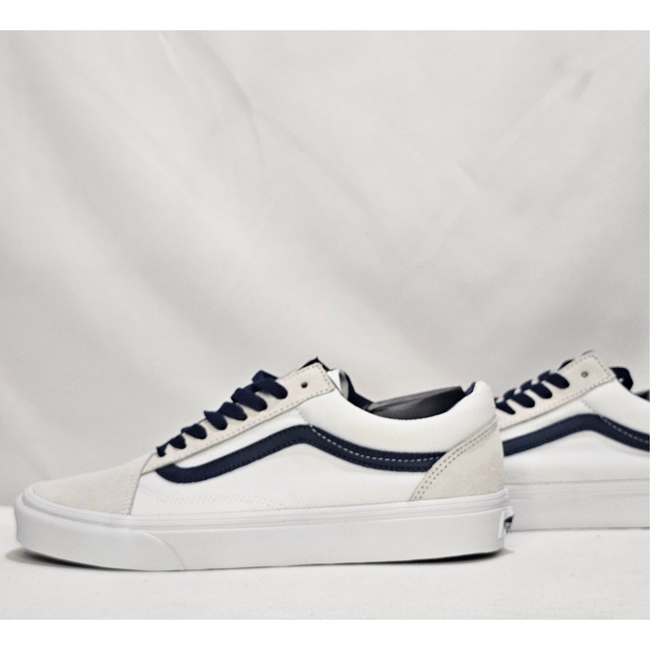 Vans Unisex Chukka Low Sidestripe Shoes Women's Size 9.5 White Navy NWT