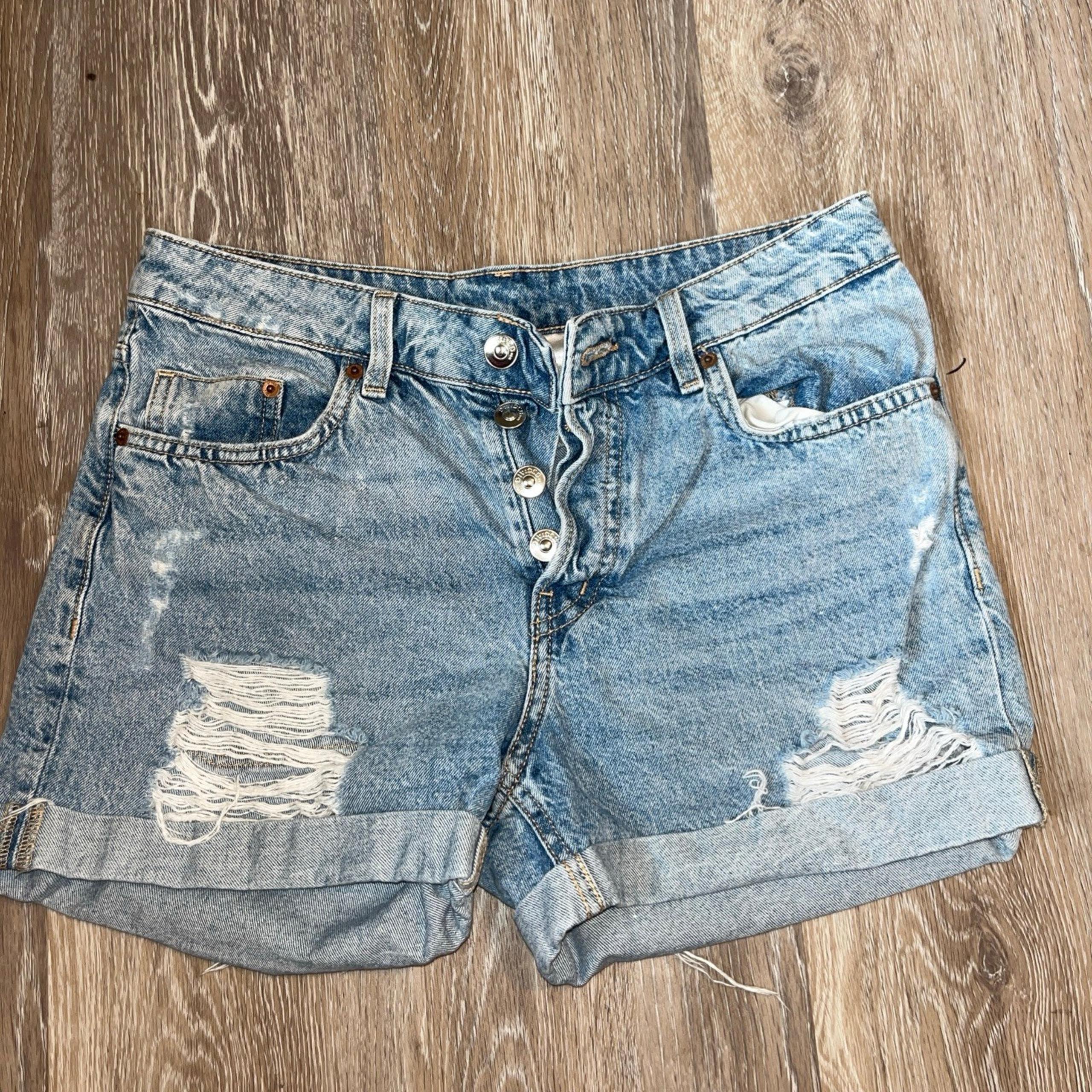 H&M Divided Women’s Vintage Wash Denim Shorts - 6