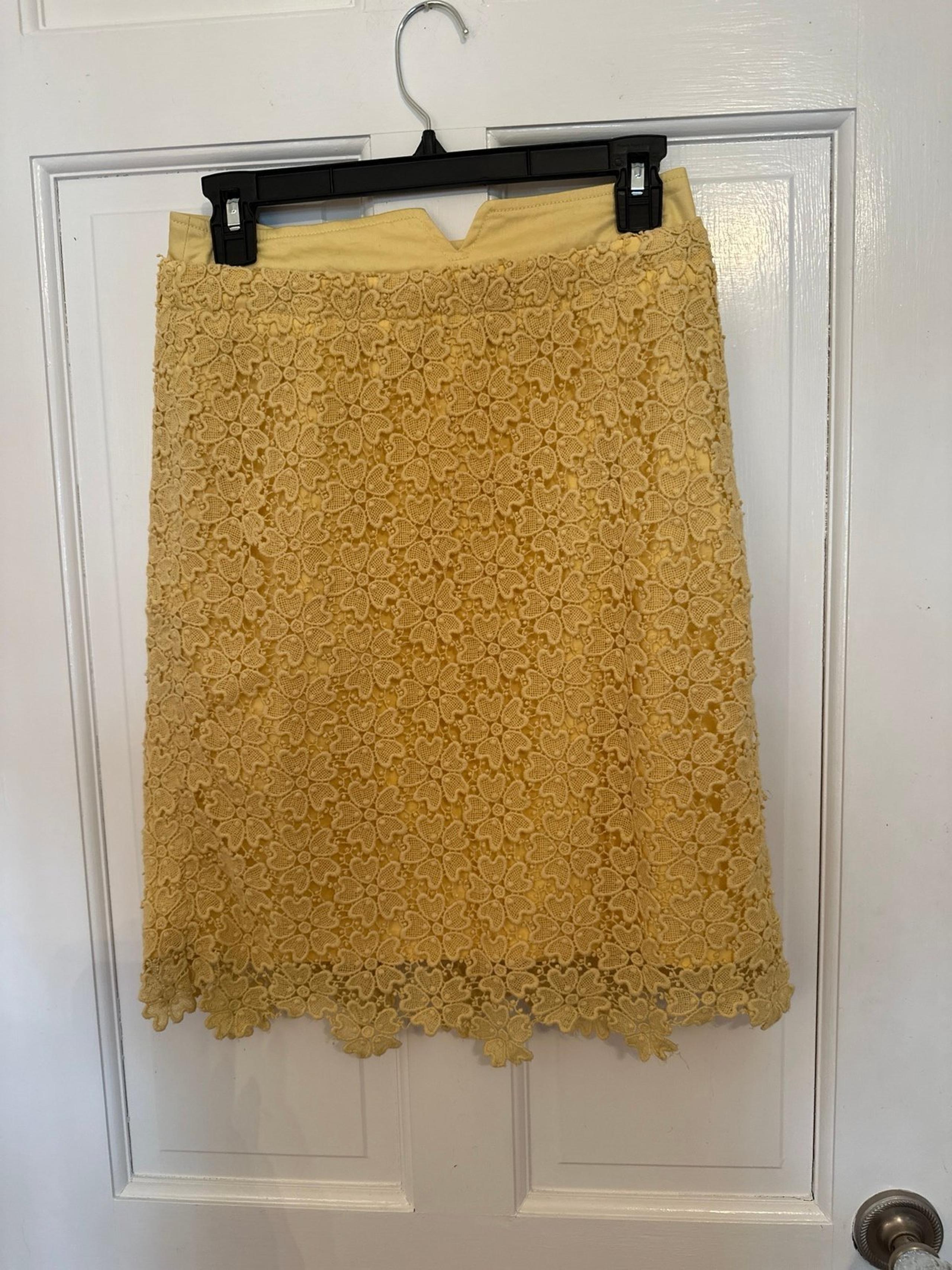 Anthropologie Elevenses Yellow Lace Pencil Skirt size 0 EUC