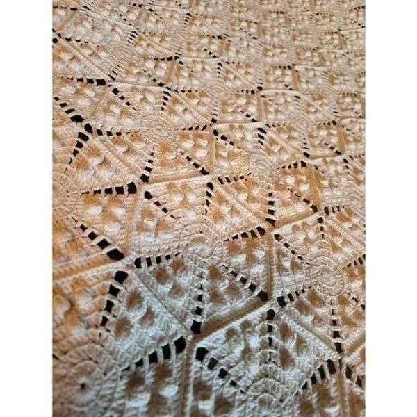 Antique Crochet Bedspread Handmade Cotton Popcorn Pinwheel Fringe Natural
