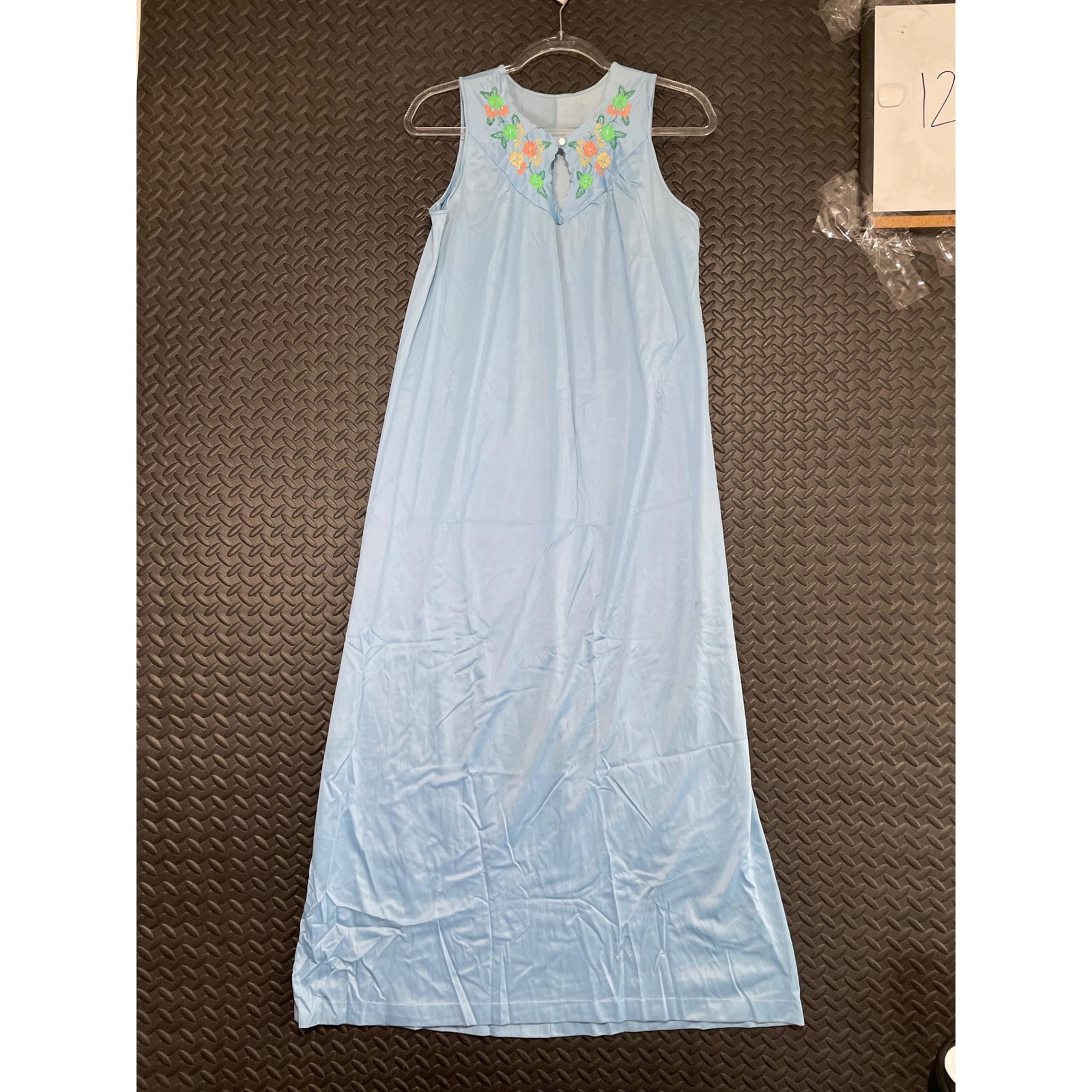 Vintage Gossard Artemis Light Blue Floral Embroidery Night Gown Women's Size S