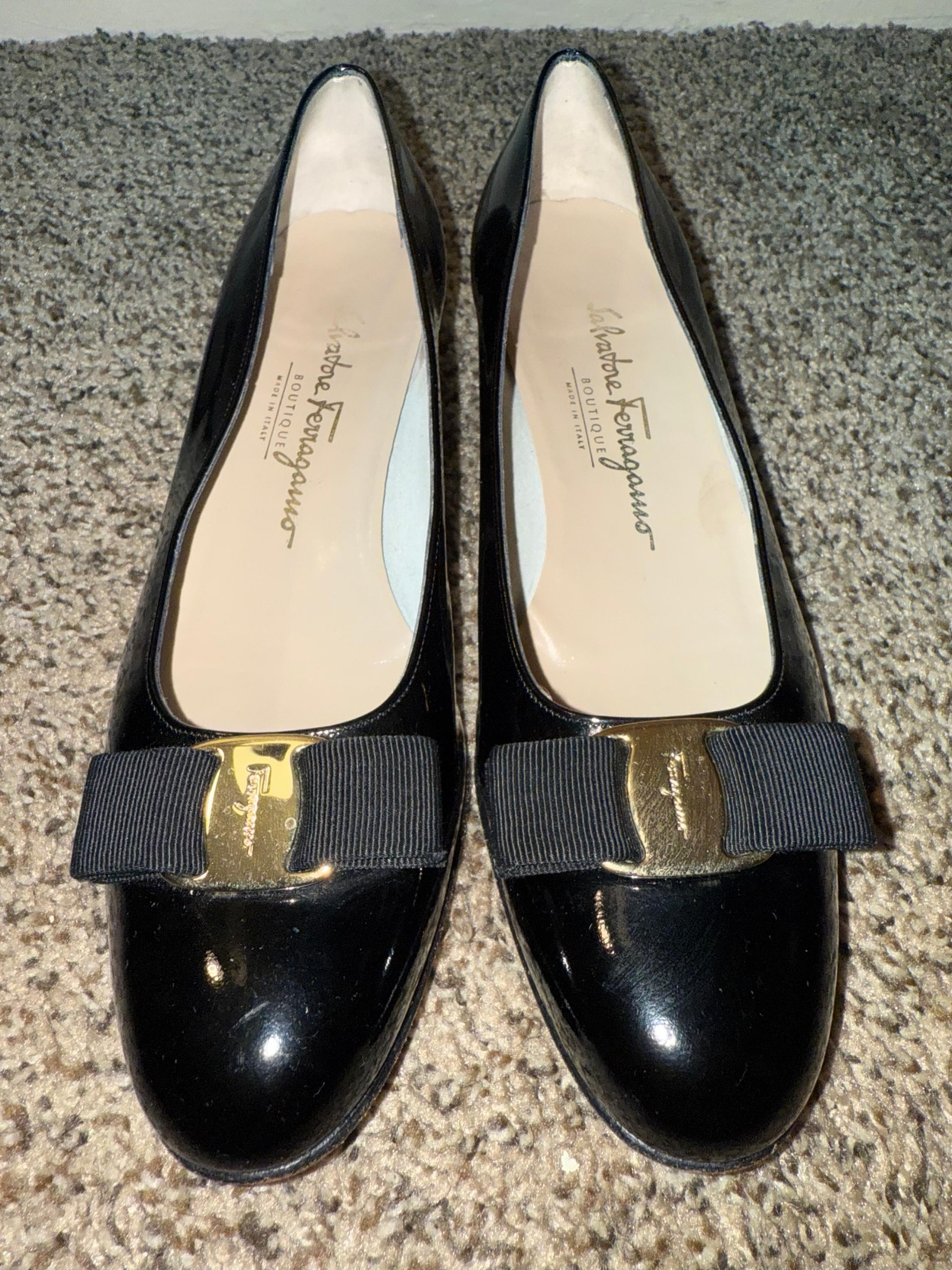 Salvatore Ferragamo Black Leather Vera Bow Classic Pump Shoes Size  8 1/2 B