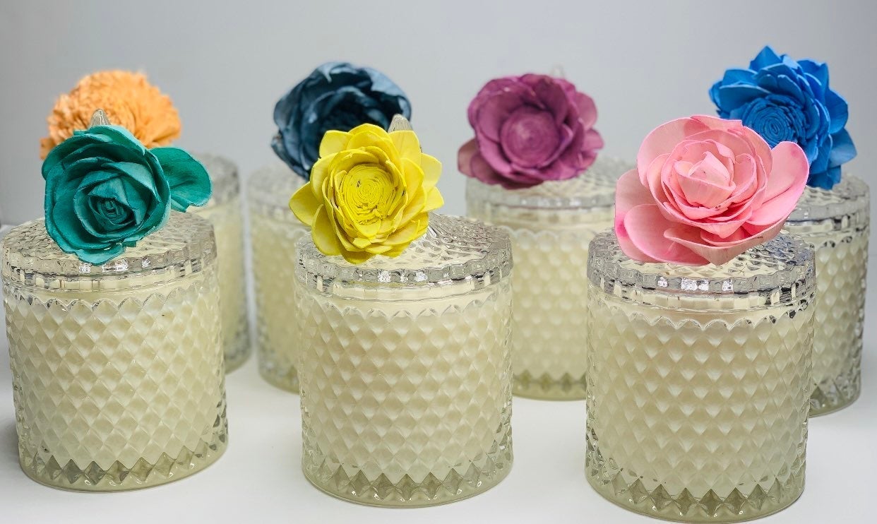 18 oz coconut/soy wax Double wick candle