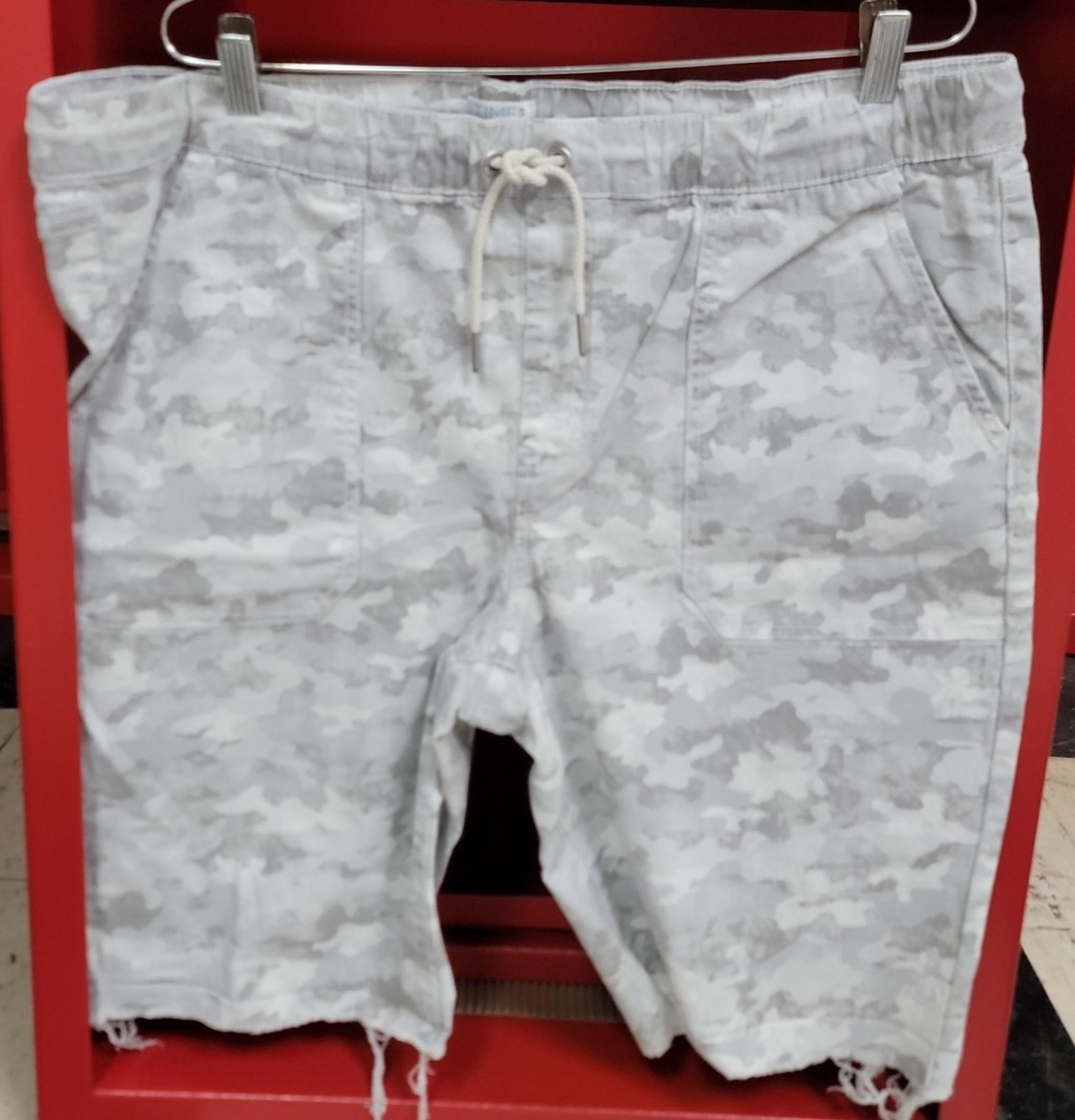 Women's 98% cotton shorts, white/Grey camo, sz 16-18, Time&Tru. NWOT $15