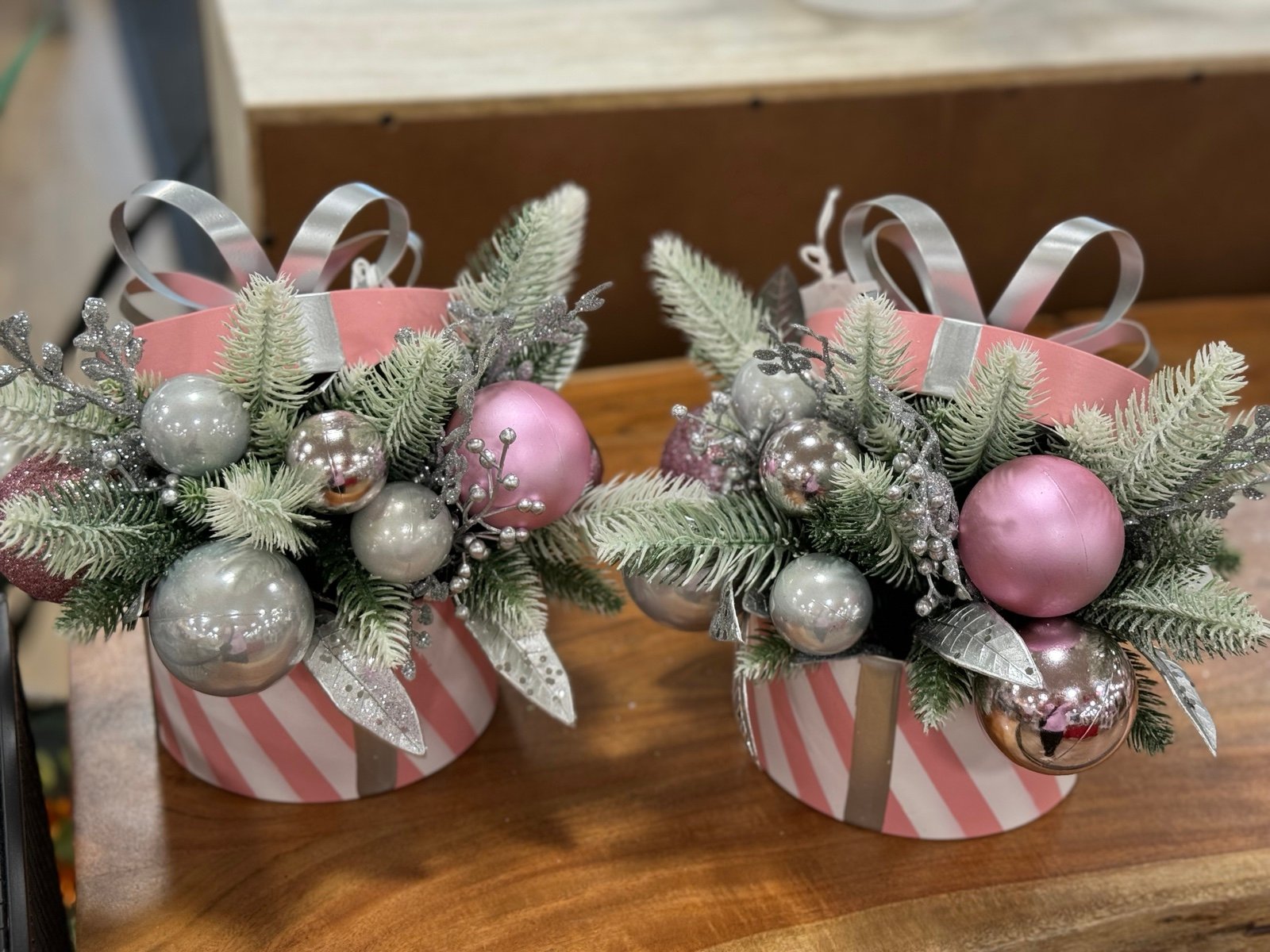 Christmas 2 present decors