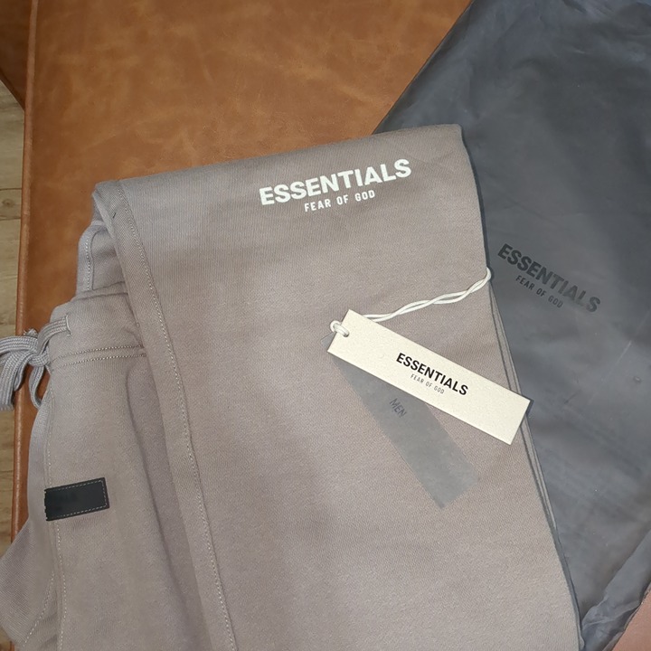 essentials fear of god sweatpants