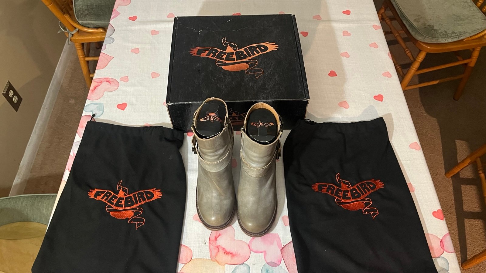 Freebird Bolo (ice) Boots size 9